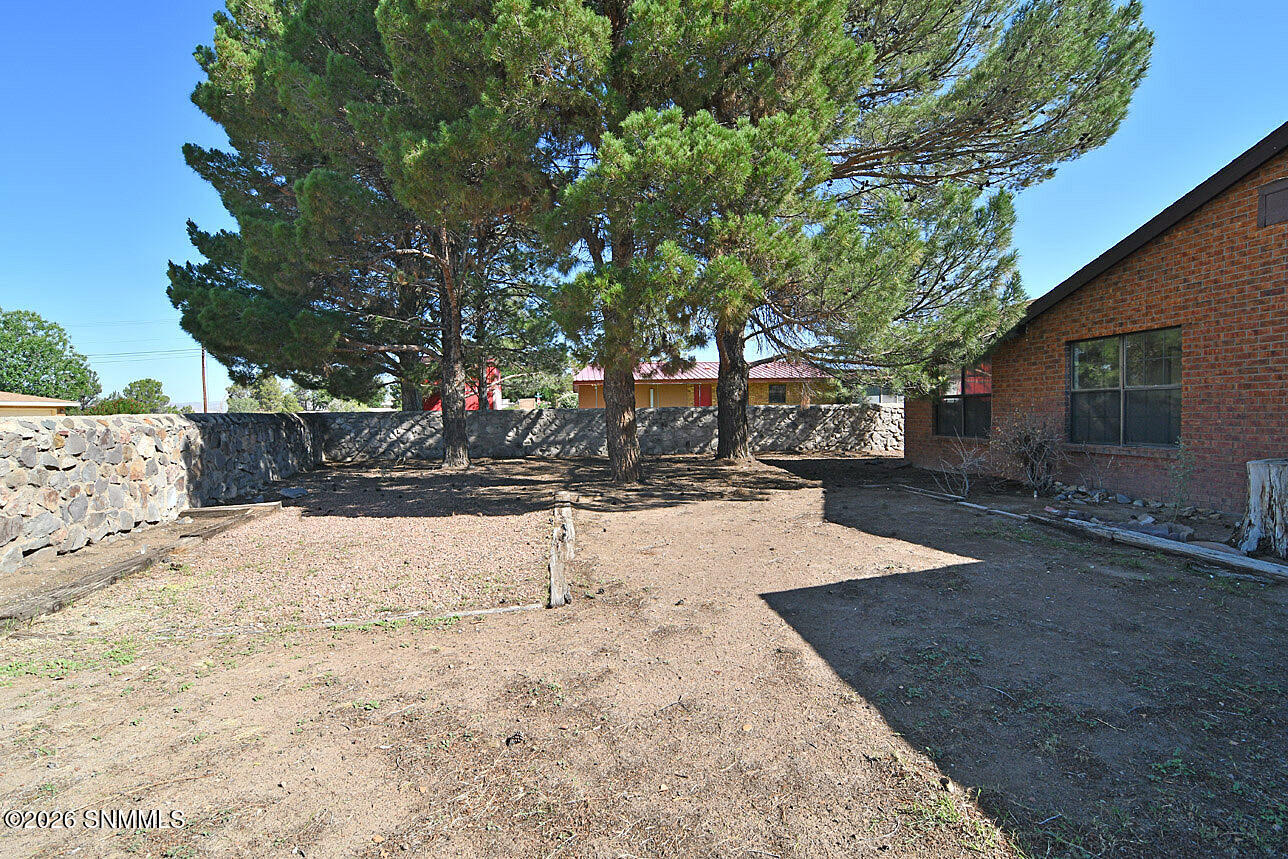 601 Lenox Avenue Property Photo 6