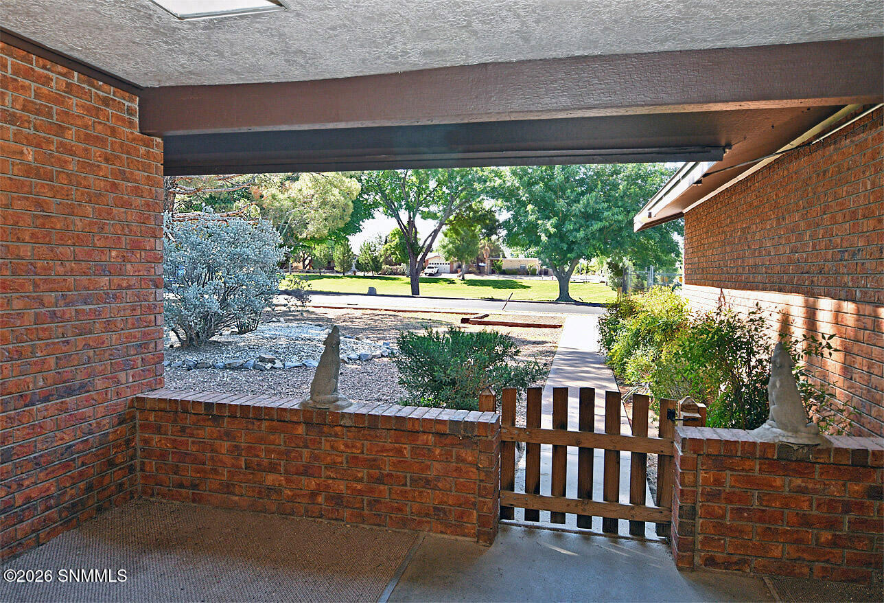 601 Lenox Avenue Property Photo 10