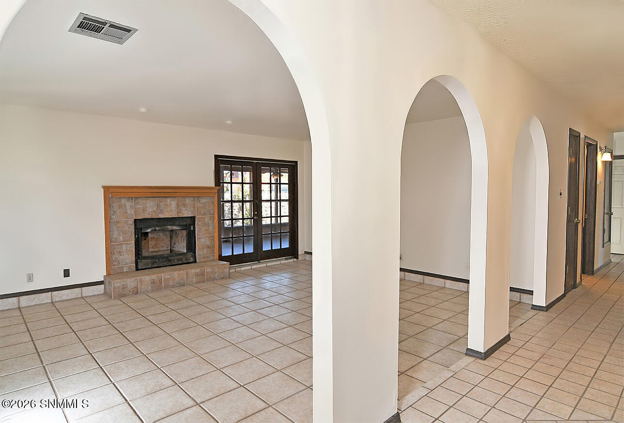 601 Lenox Avenue Property Photo 12