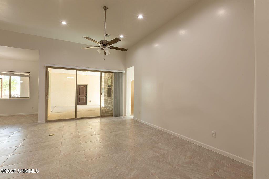 6225 Belvedere Loop Property Photo 12