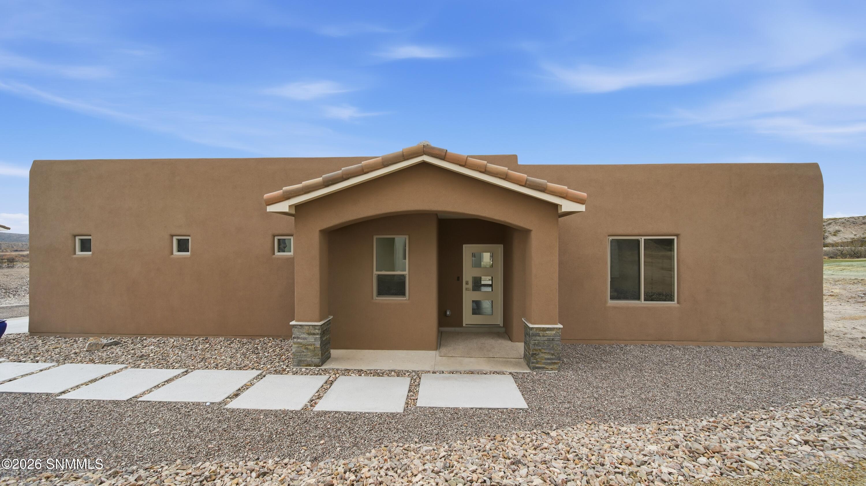 201 Las Cruces Property Photo 4