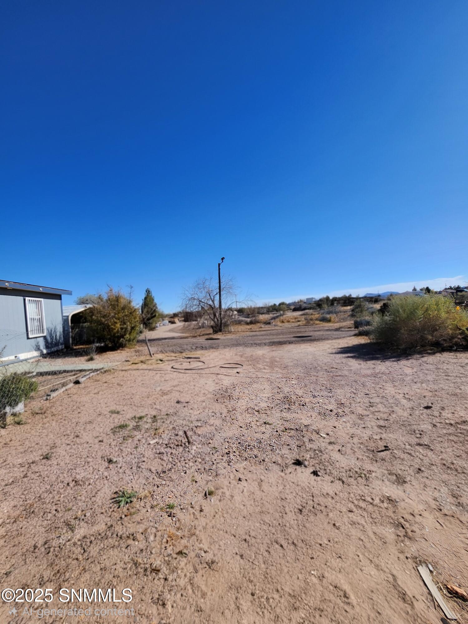 25 Ne Hatch Highway Property Photo 9