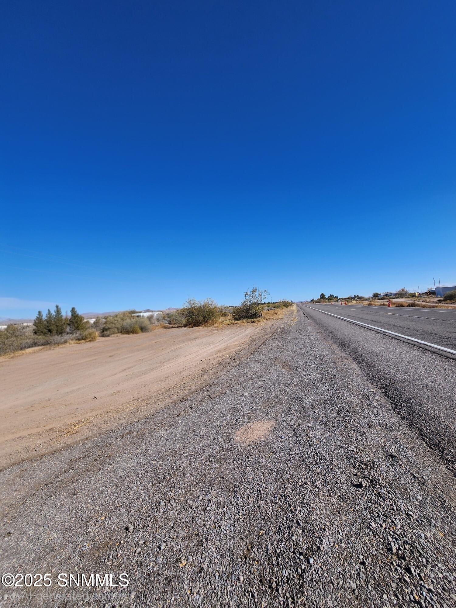 25 Ne Hatch Highway Property Photo 10