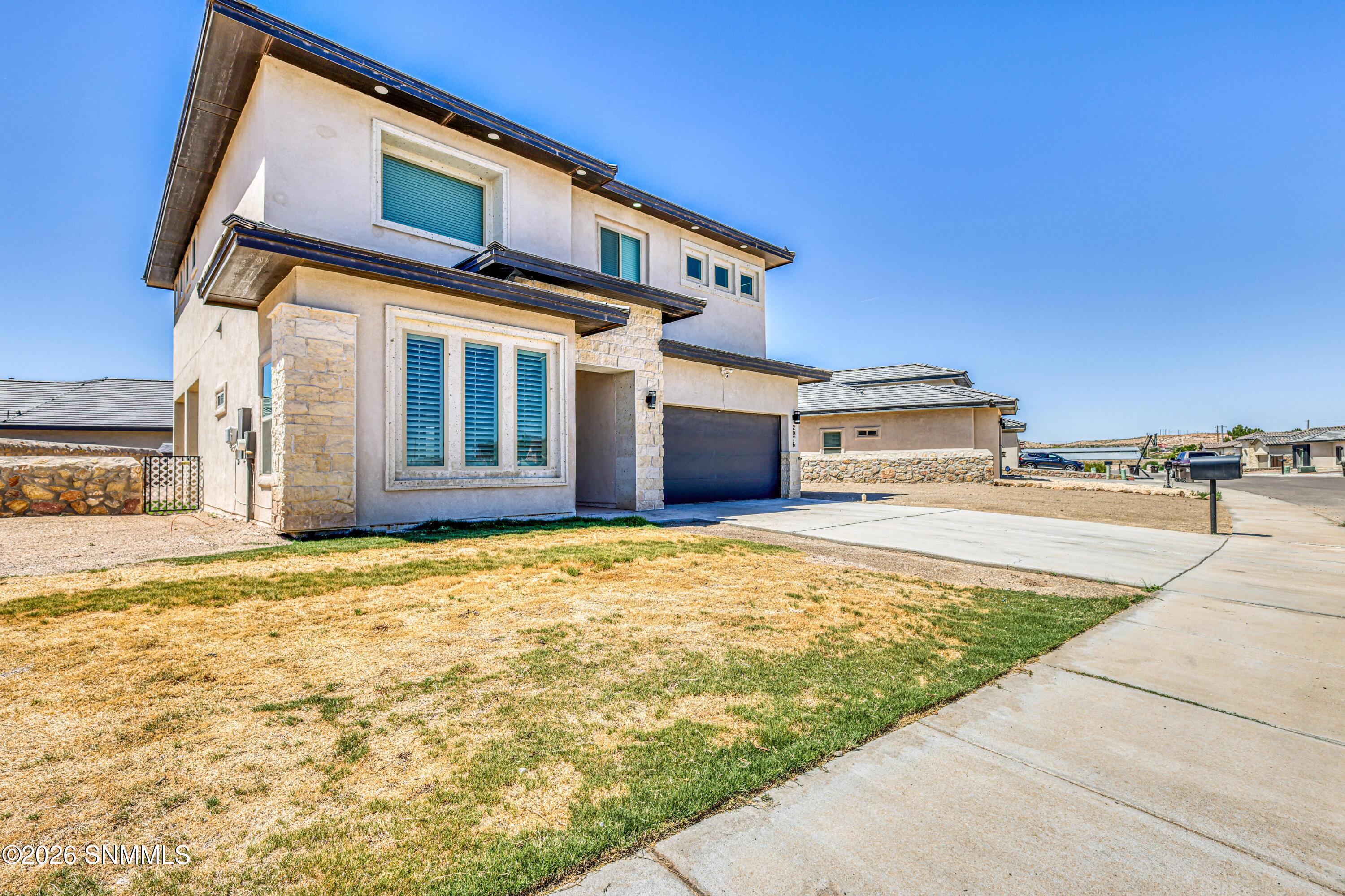 2076 Santa Isabella Street Property Photo 2