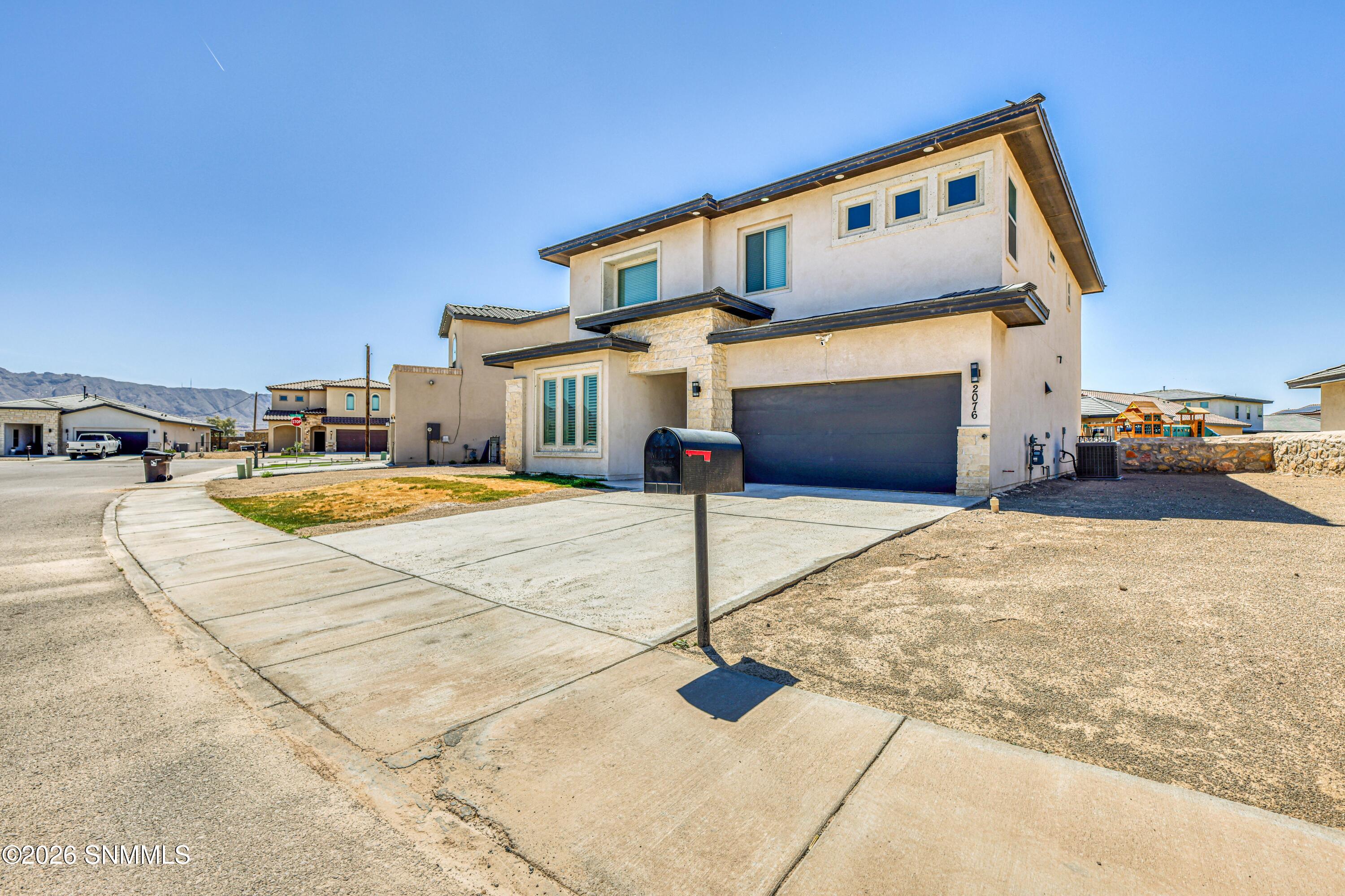 2076 Santa Isabella Street Property Photo 3