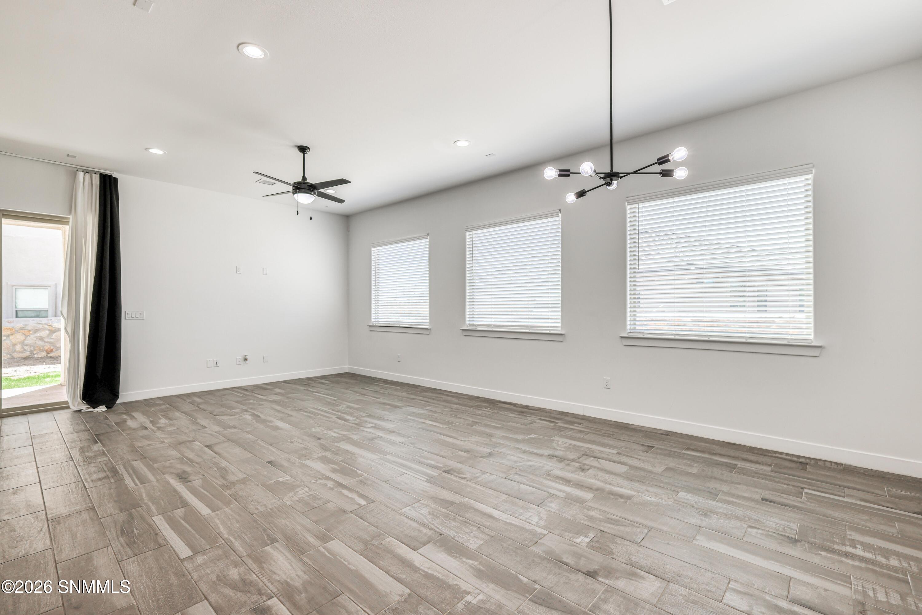 2076 Santa Isabella Street Property Photo 19