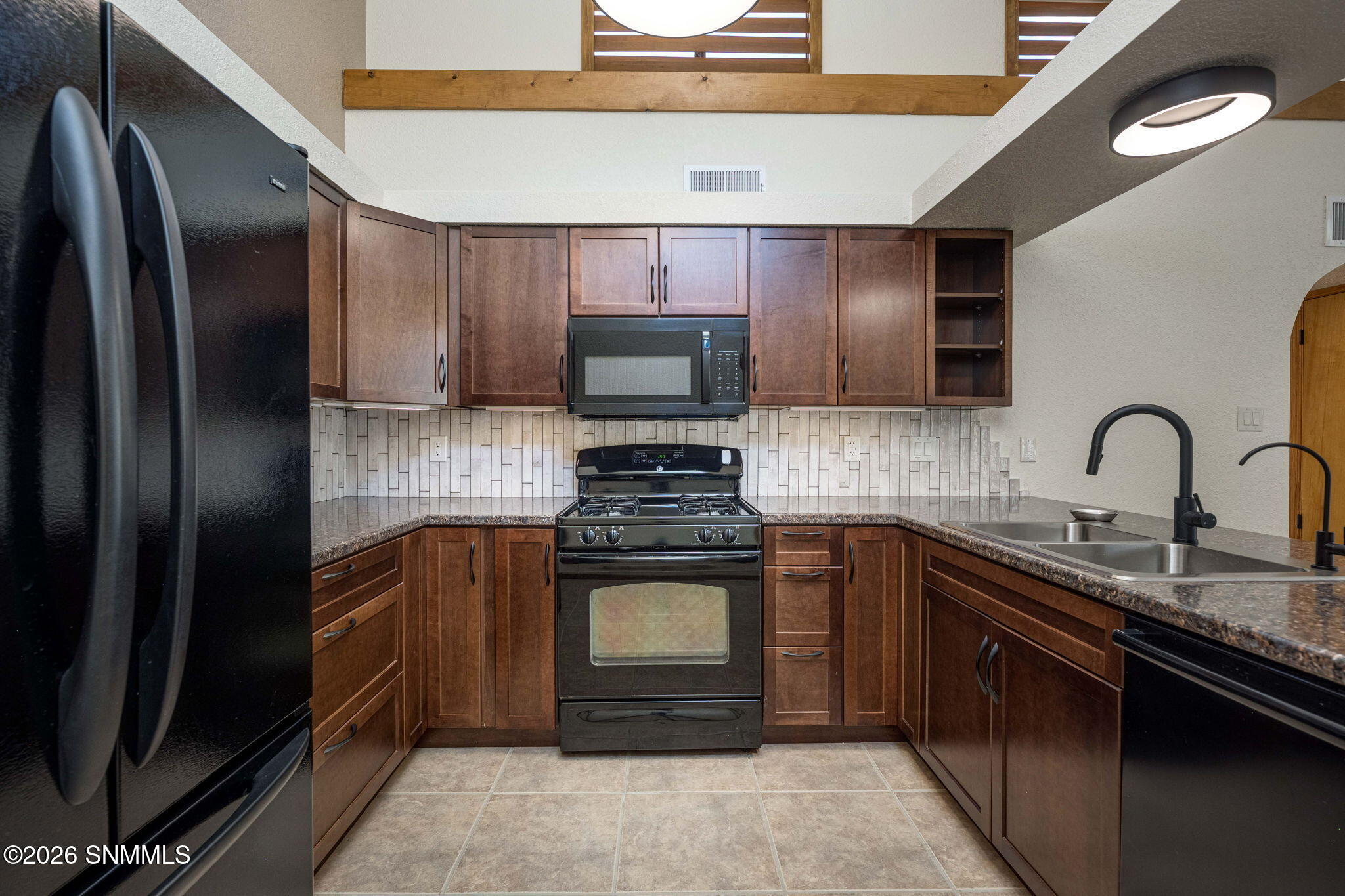 2083 Pinecone Way Property Photo 3
