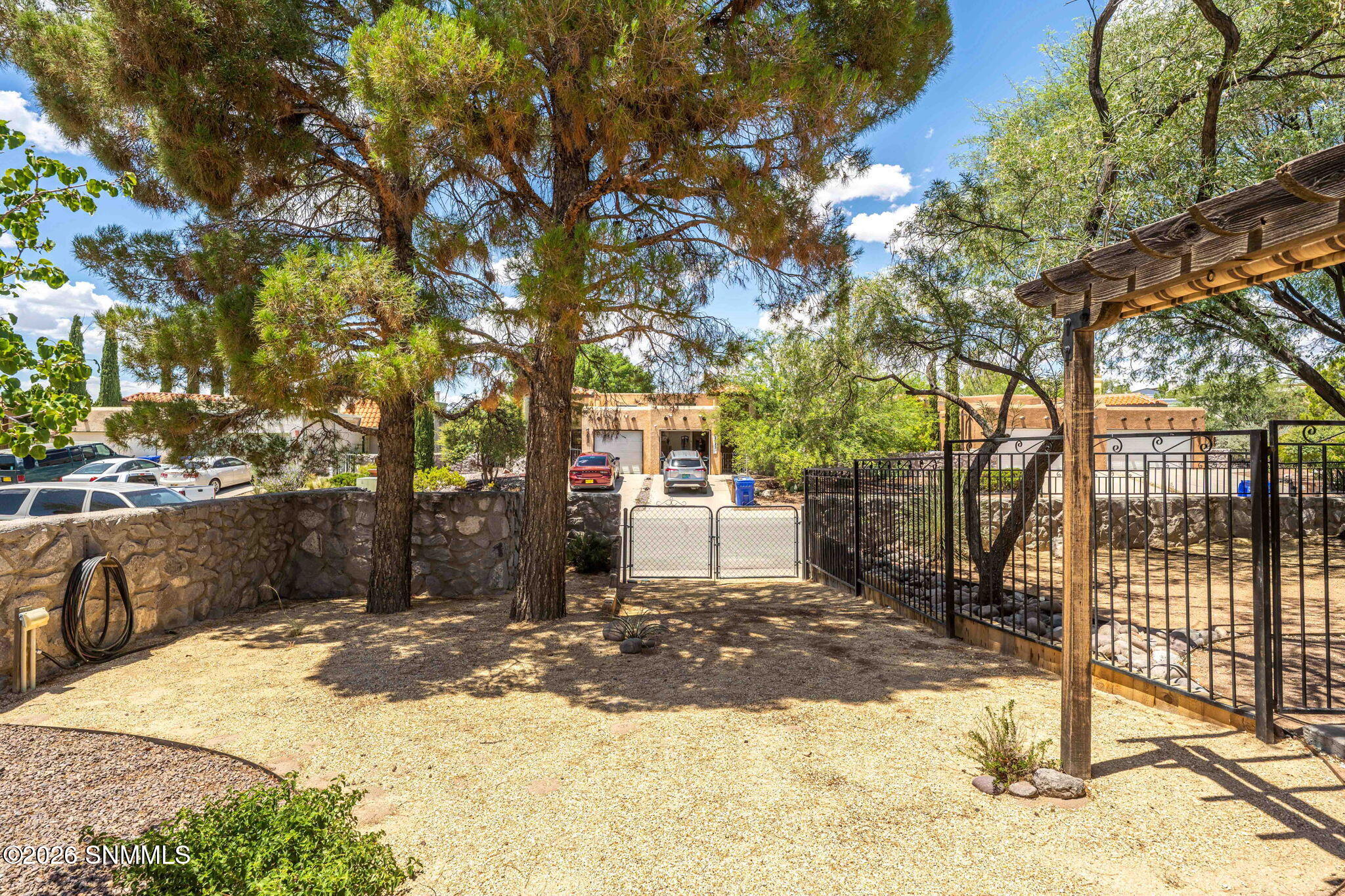 2083 Pinecone Way Property Photo 4