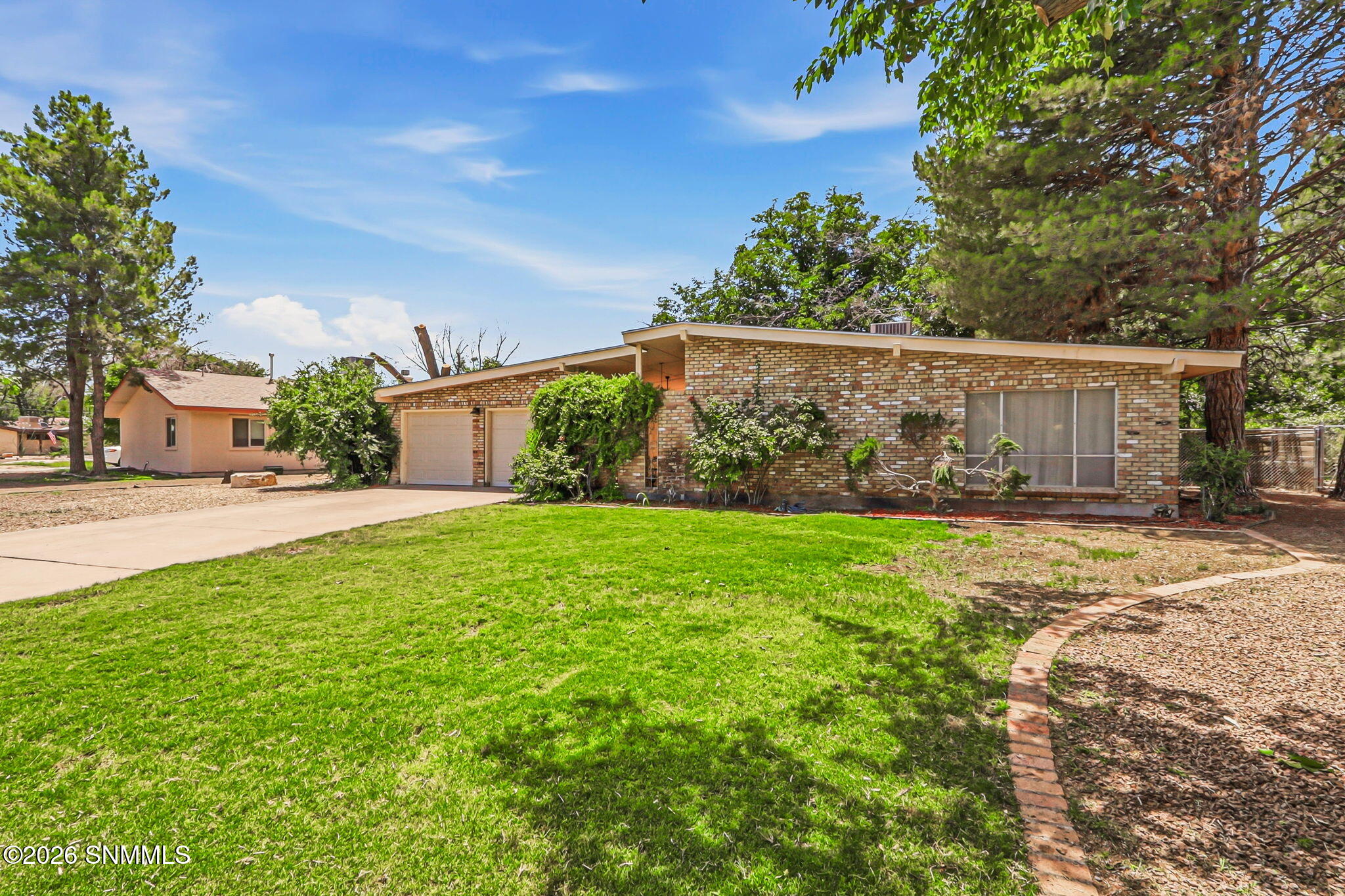 301 Capri Arc Property Photo 4