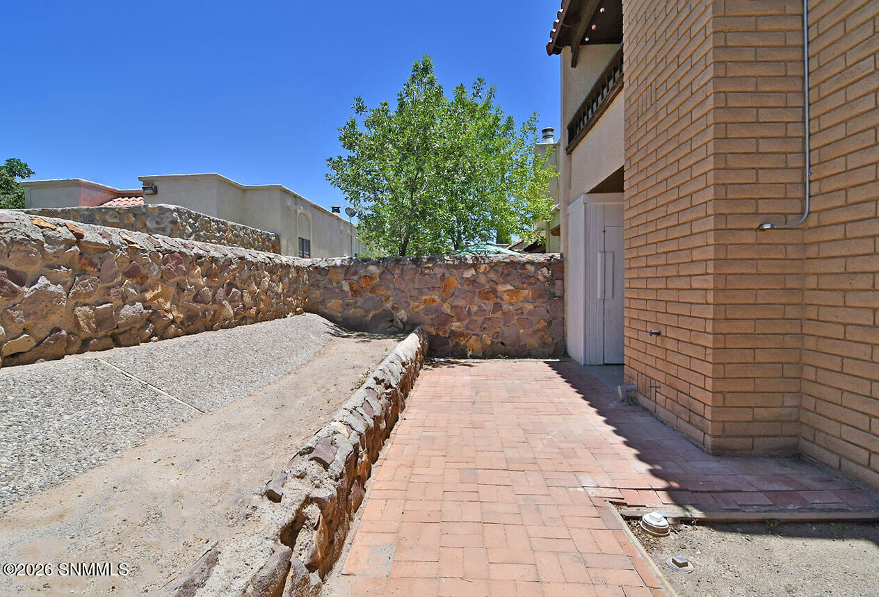 2930 Claude Dove Drive Apt 2 Property Photo 5