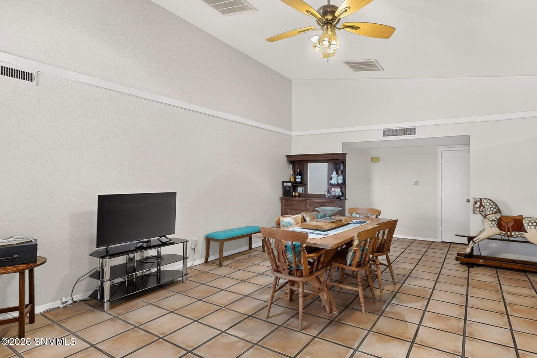 4136 E Winchester Road Property Photo 15