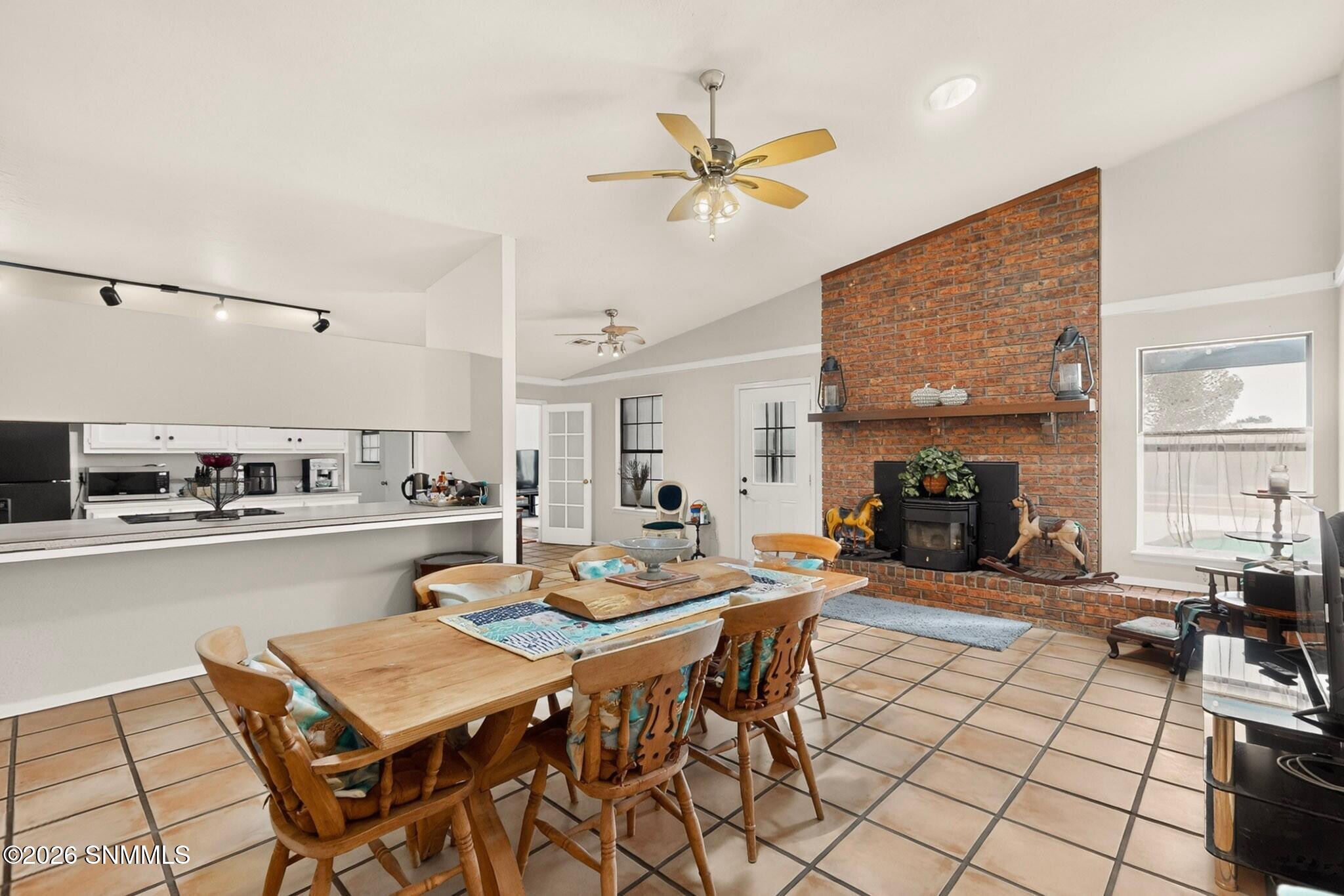 4136 E Winchester Road Property Photo 17