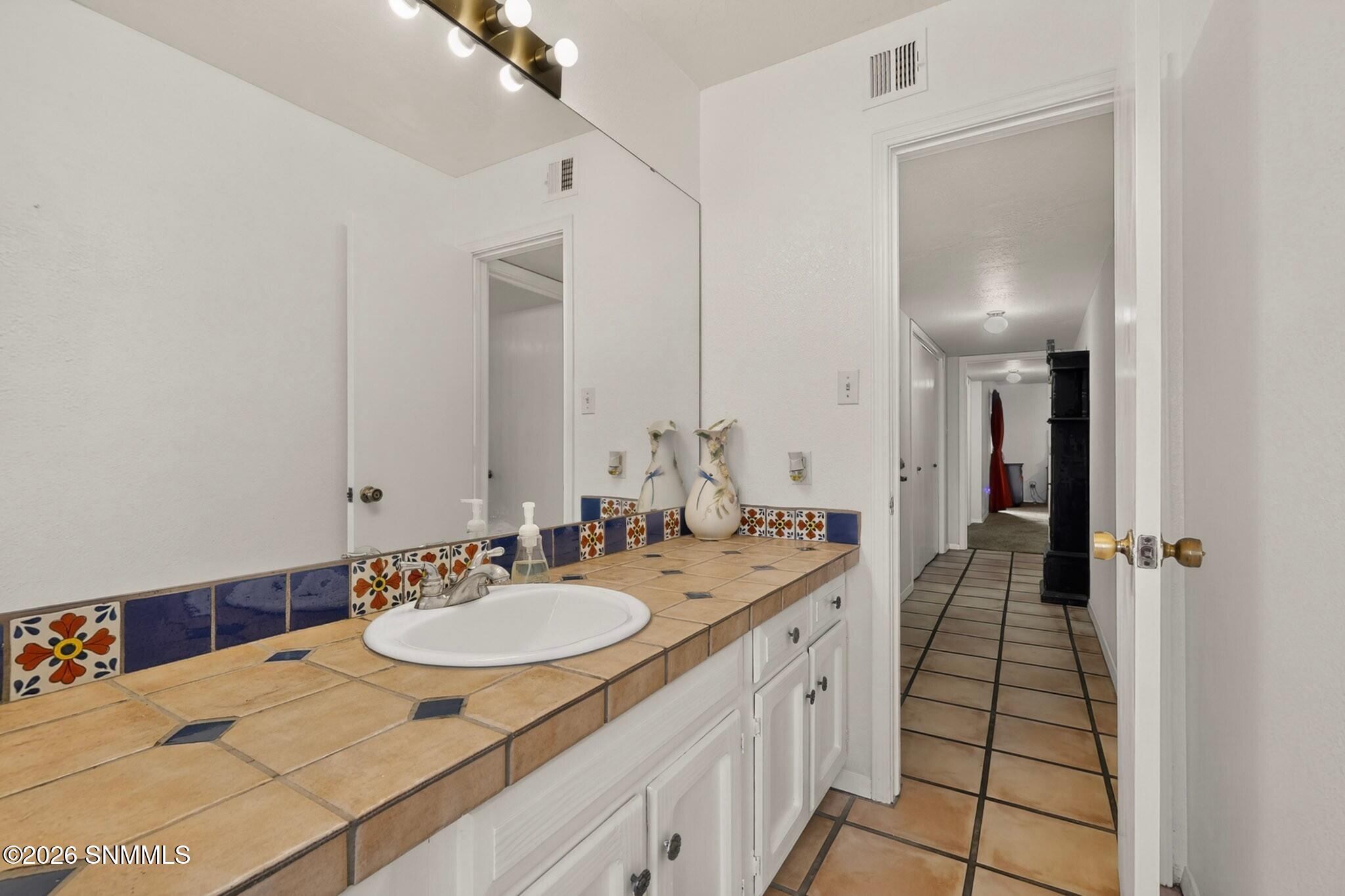 4136 E Winchester Road Property Photo 29