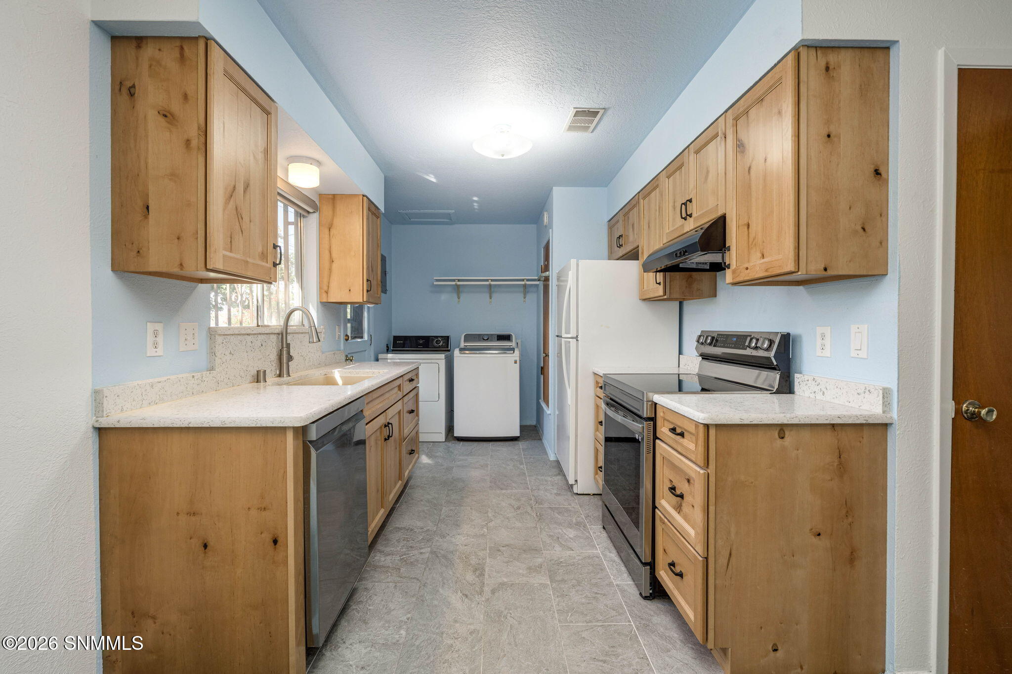 1836 Juniper Avenue Property Photo 9