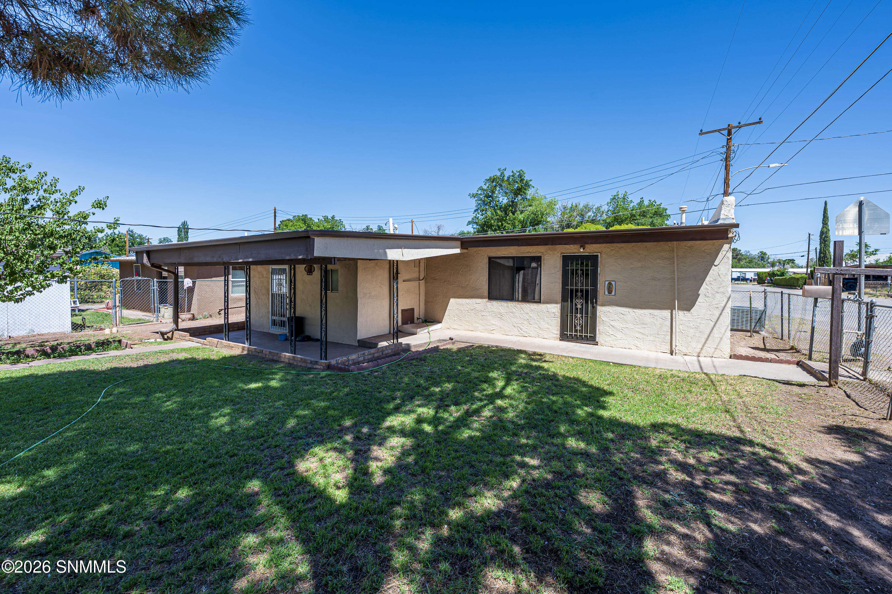 611 1st Street Property Photo 1