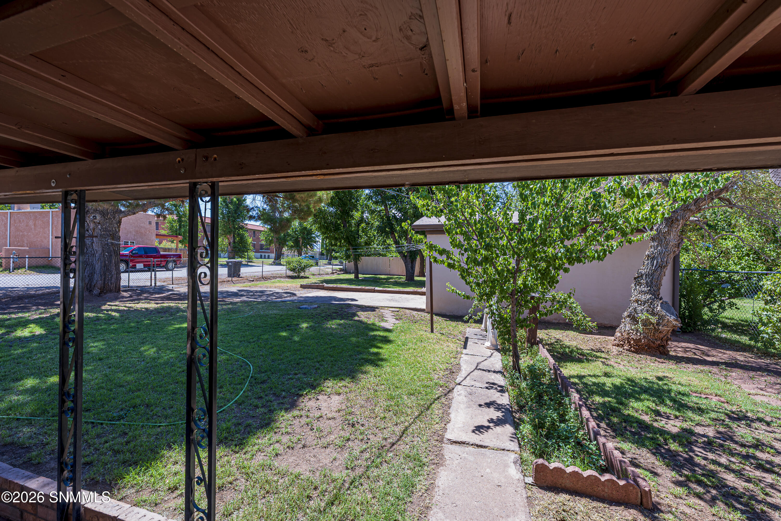 611 1st Street Property Photo 4