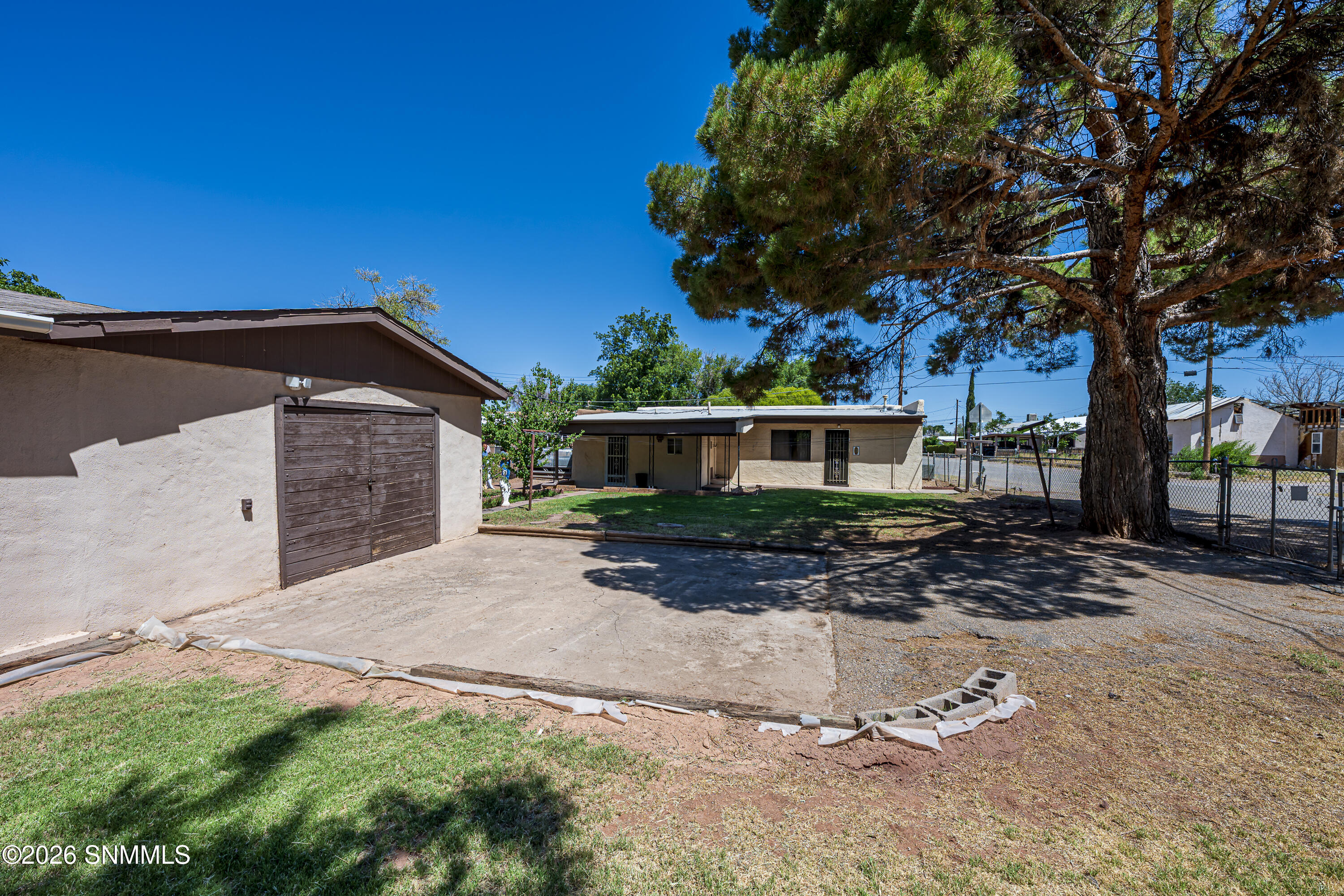 611 1st Street Property Photo 9