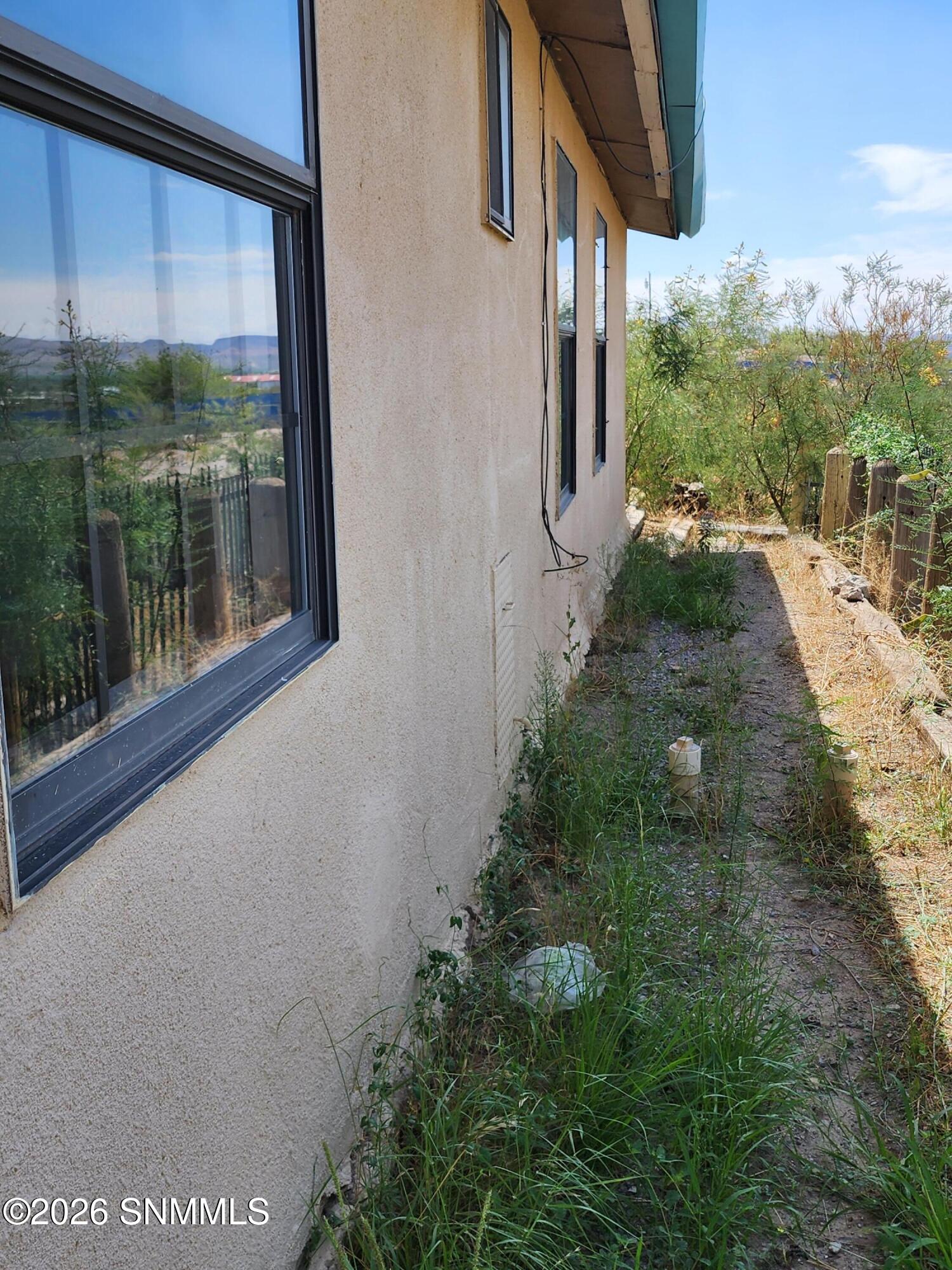 1430-1 E Thorpe Road Property Photo 5