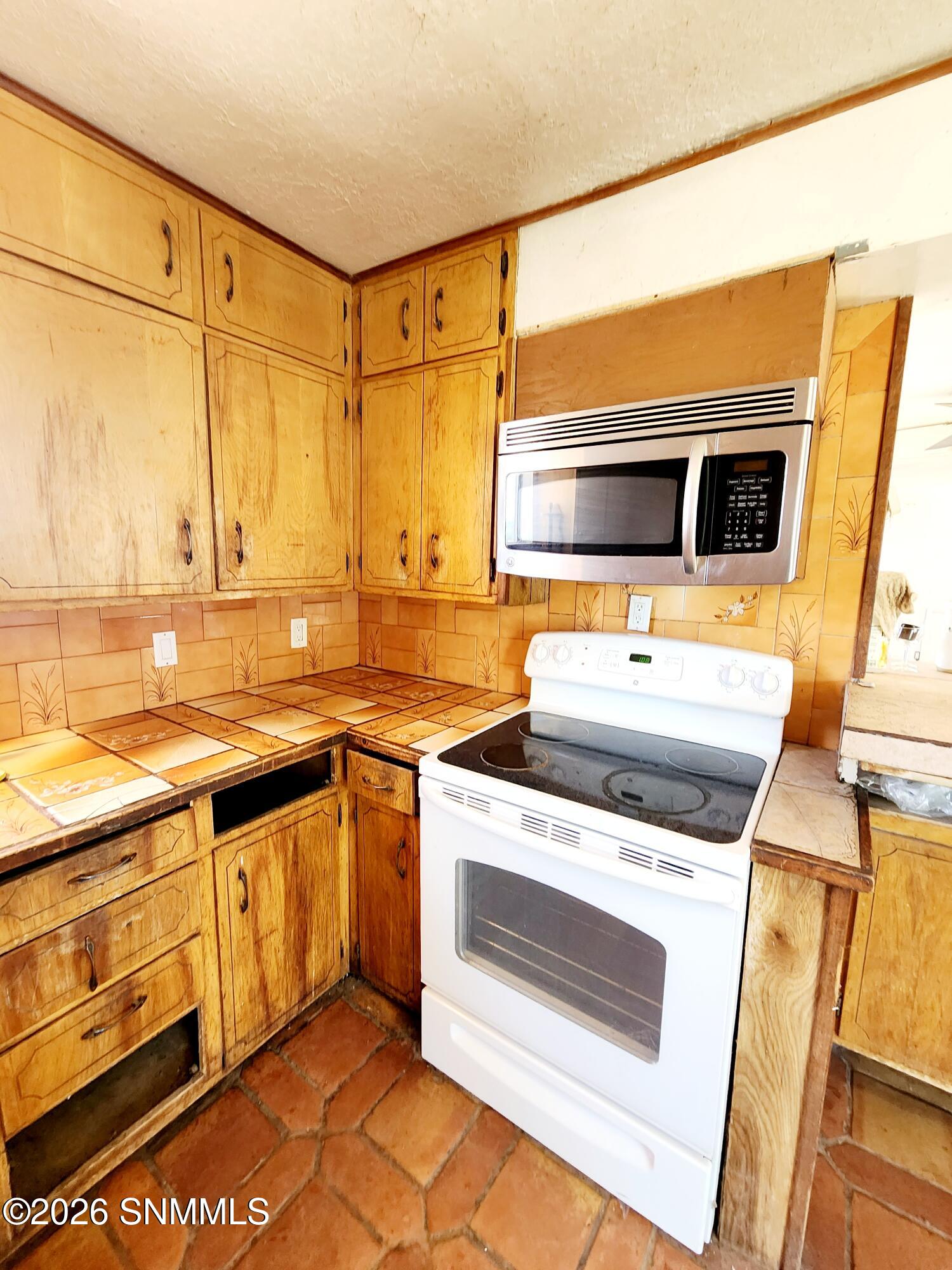 1430-1 E Thorpe Road Property Photo 24