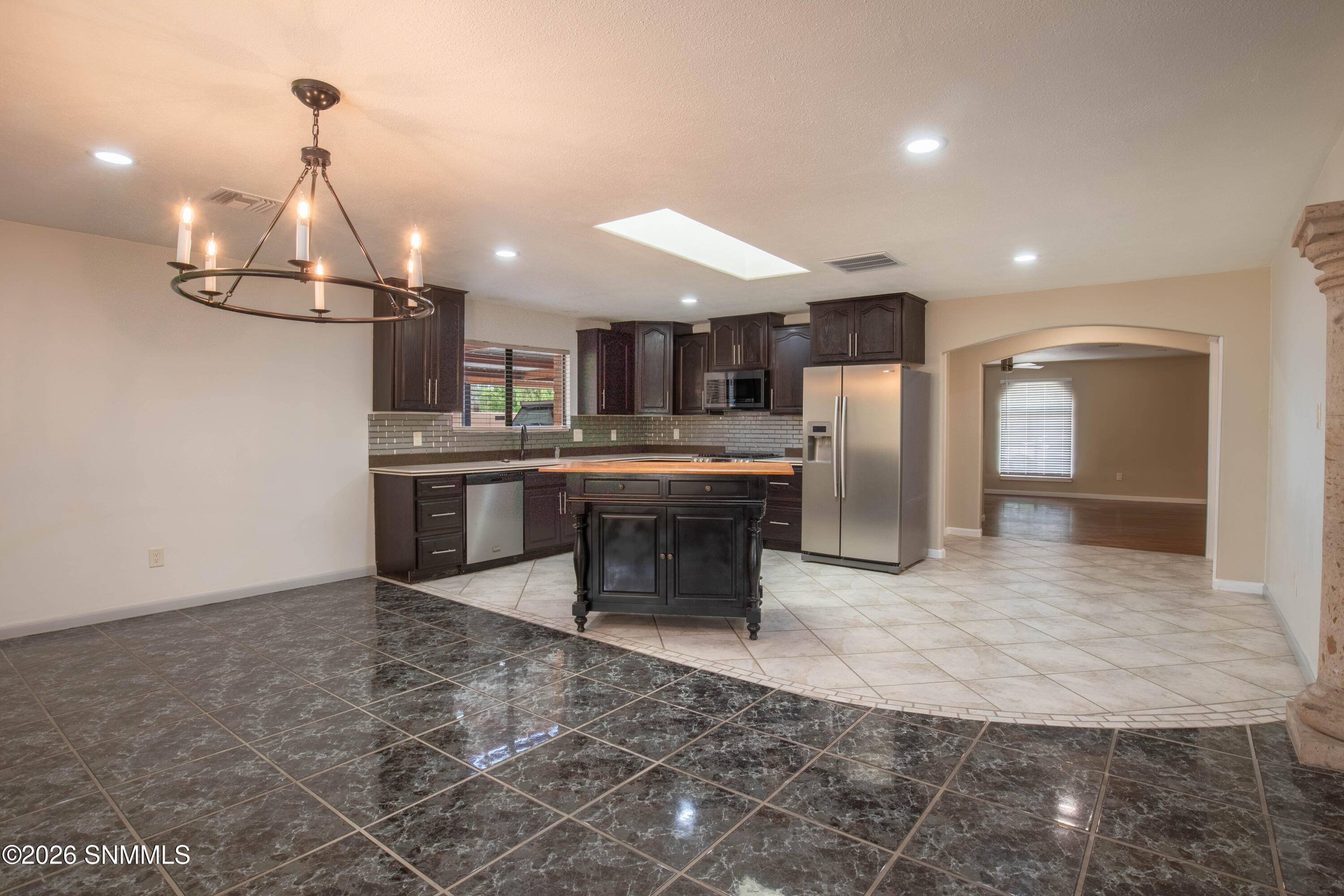 5129 N Valley Drive Property Photo 6