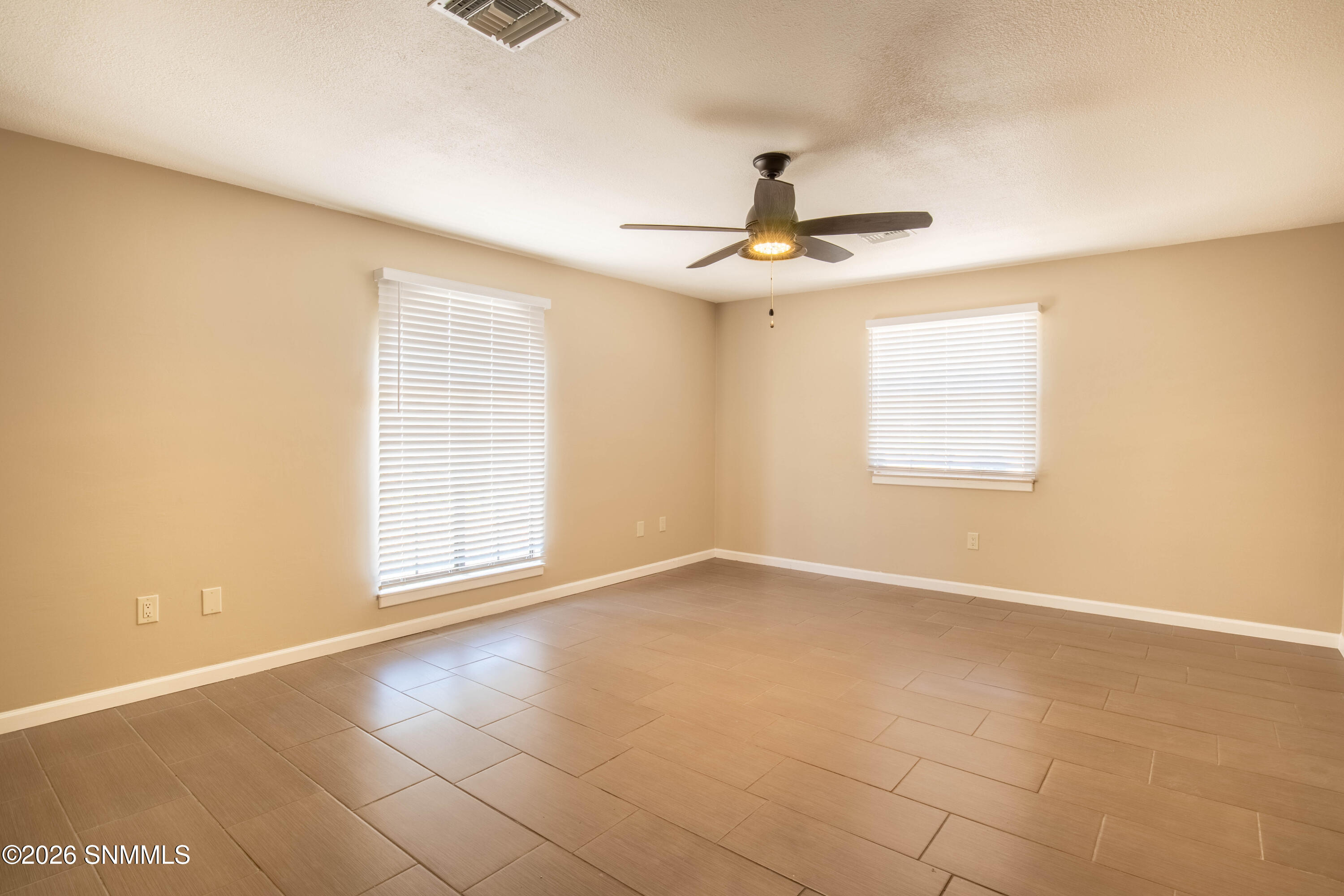 5129 N Valley Drive Property Photo 13