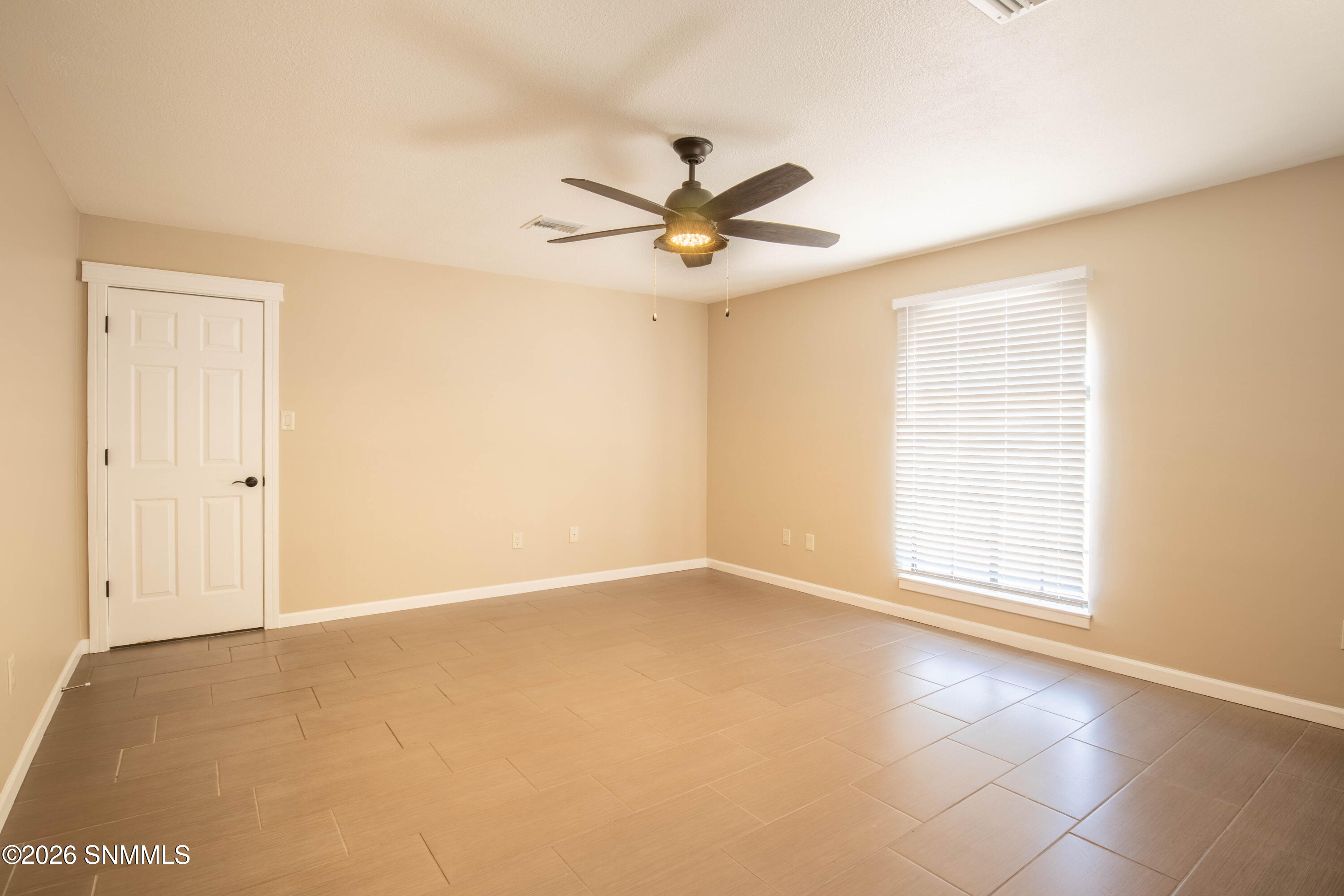 5129 N Valley Drive Property Photo 14