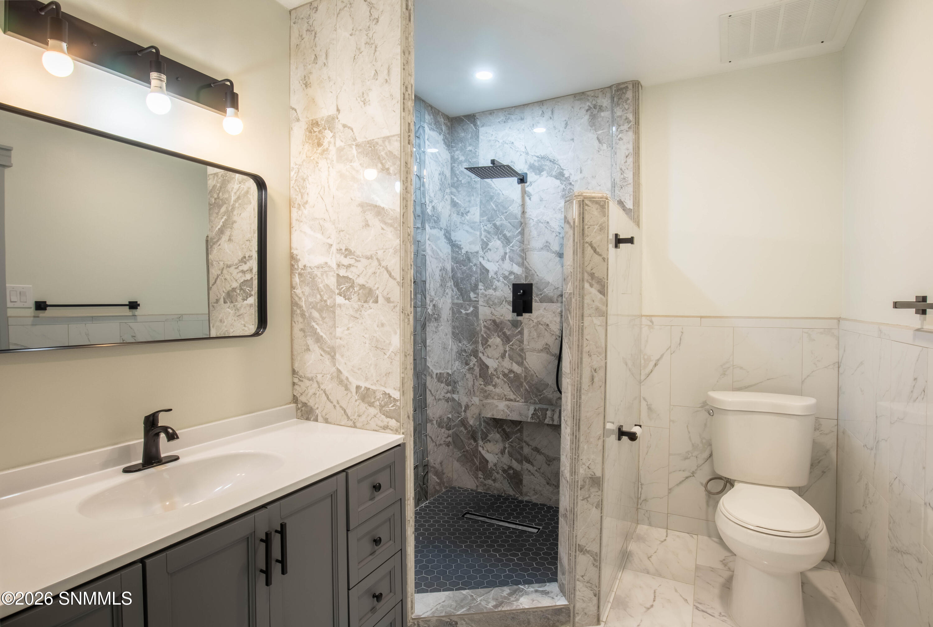 5129 N Valley Drive Property Photo 18