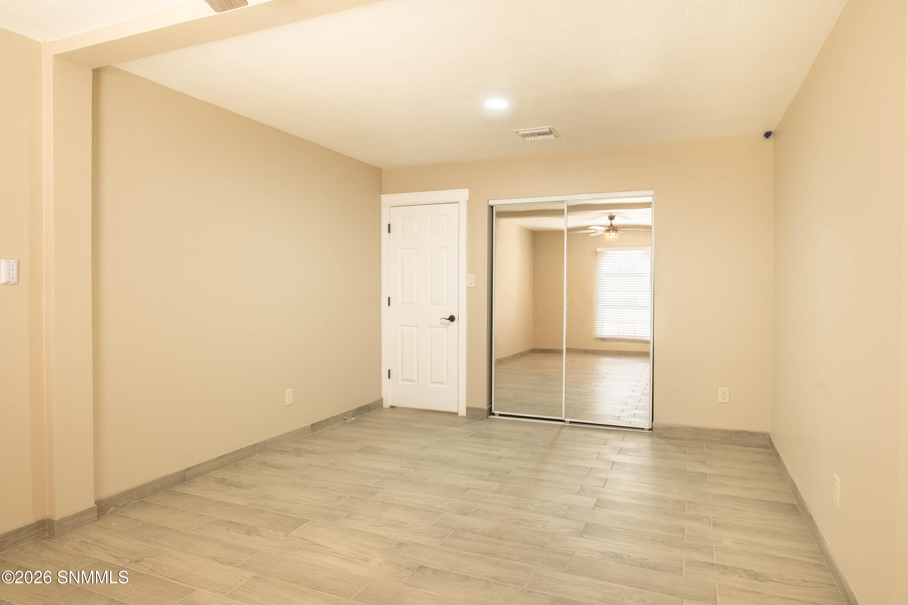 5129 N Valley Drive Property Photo 23