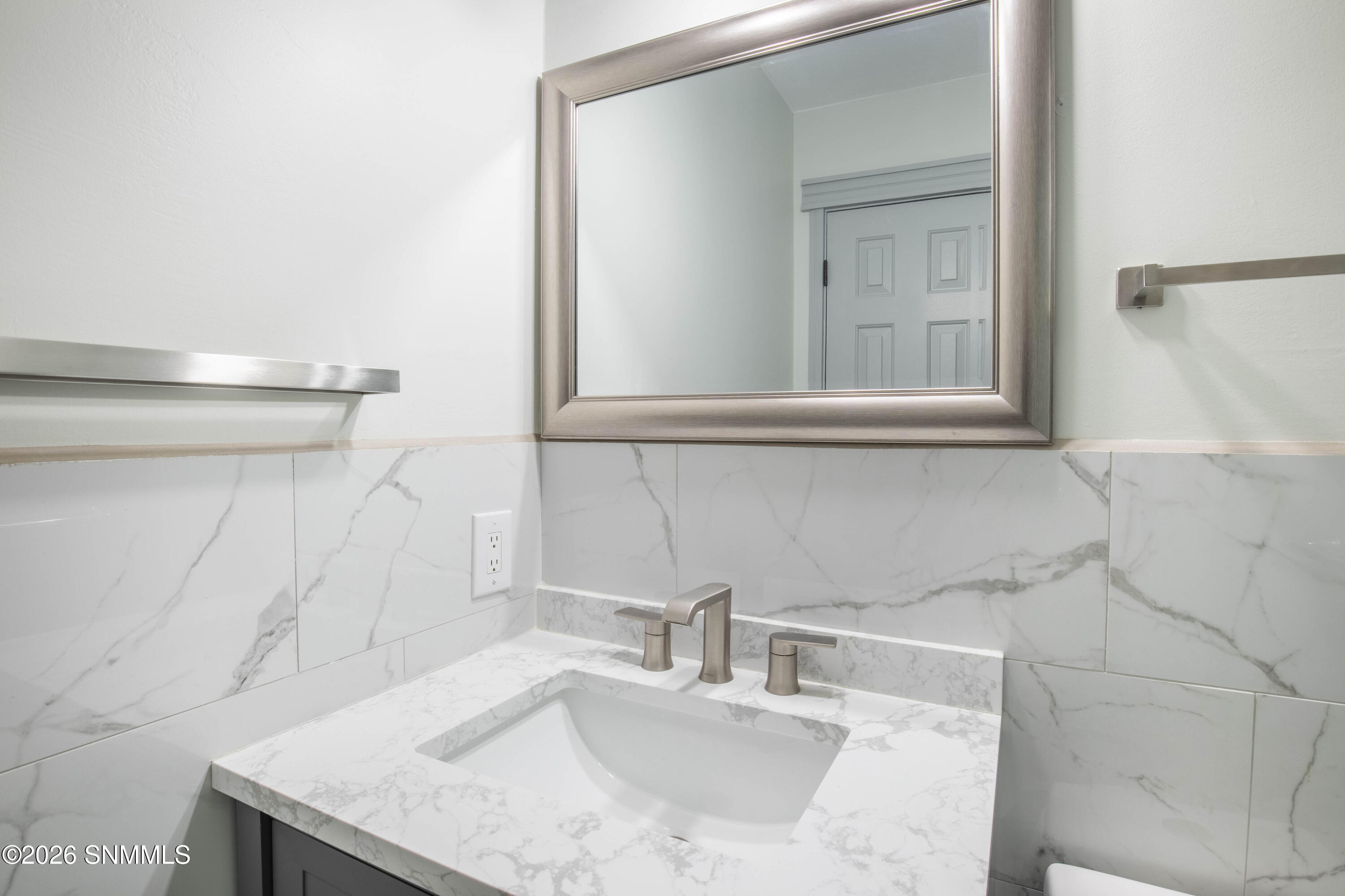 5129 N Valley Drive Property Photo 24