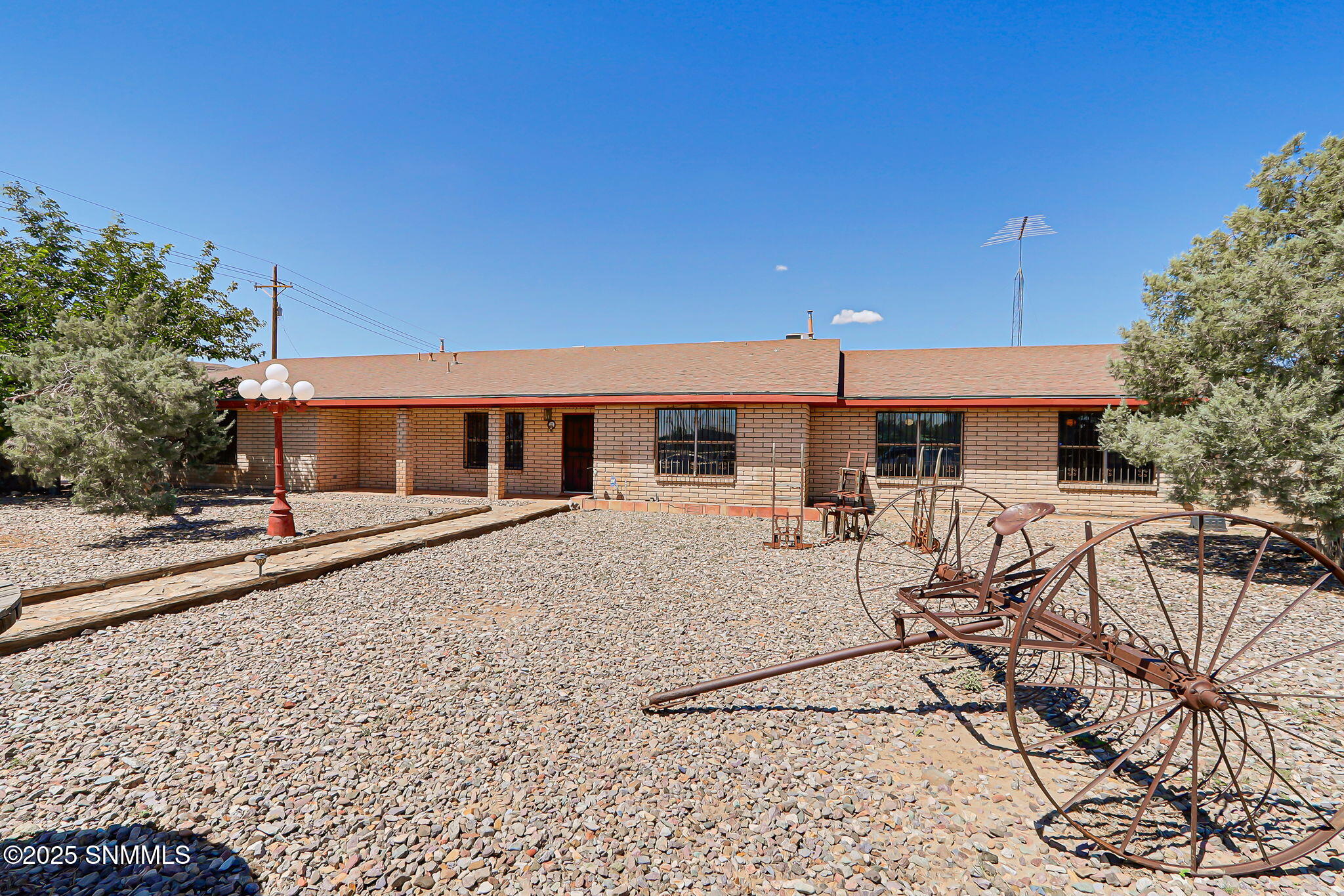 10917 N Valley Drive Property Photo 2