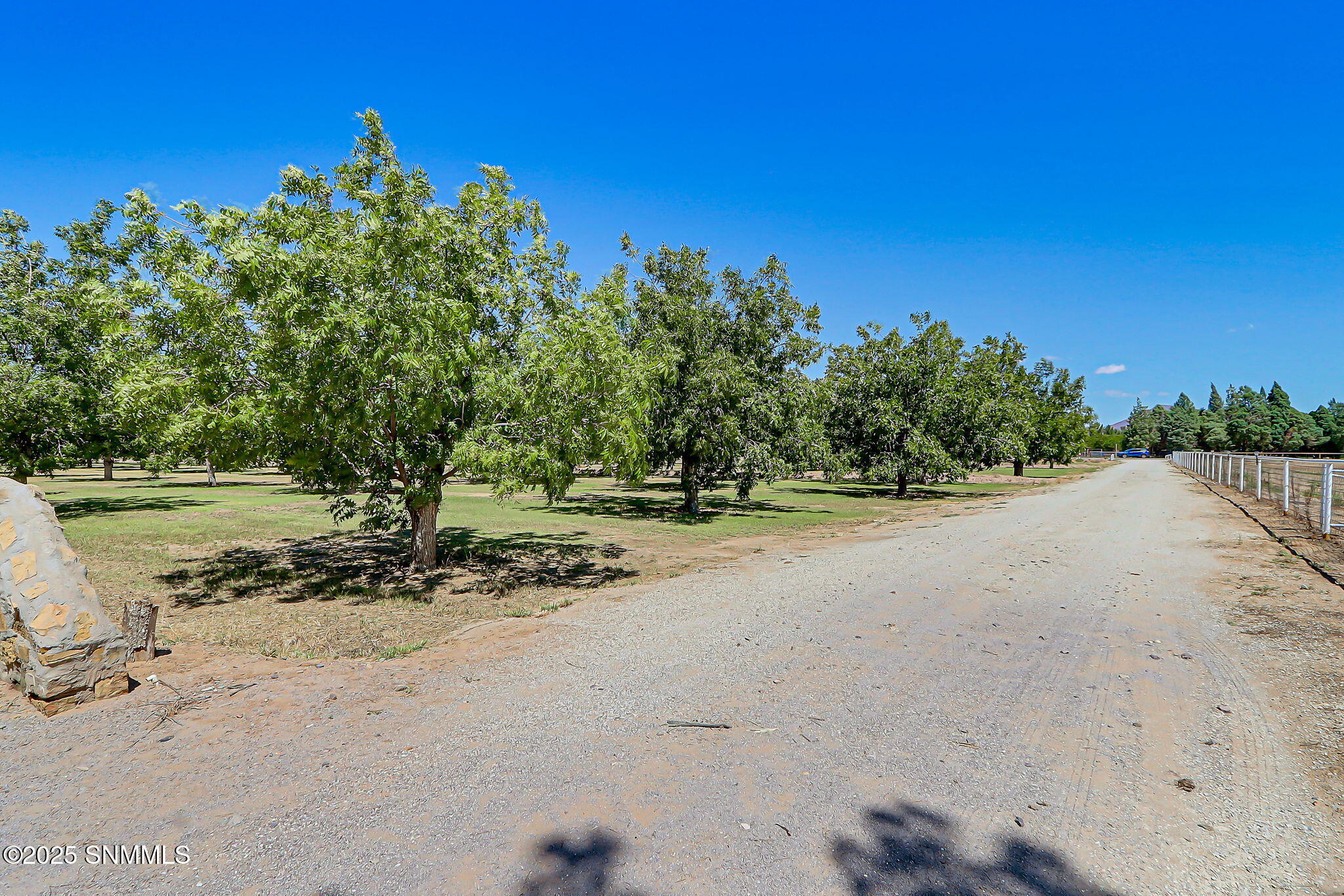 10917 N Valley Drive Property Photo 11