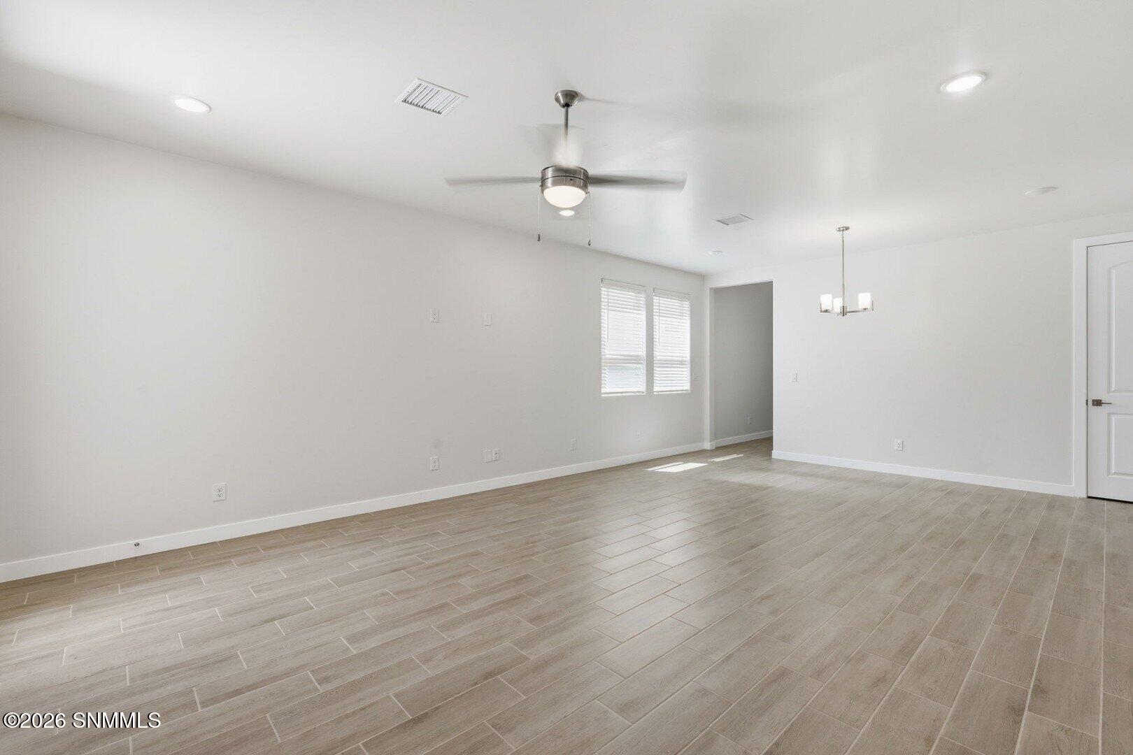 6565 Newcastle Avenue Property Photo 6