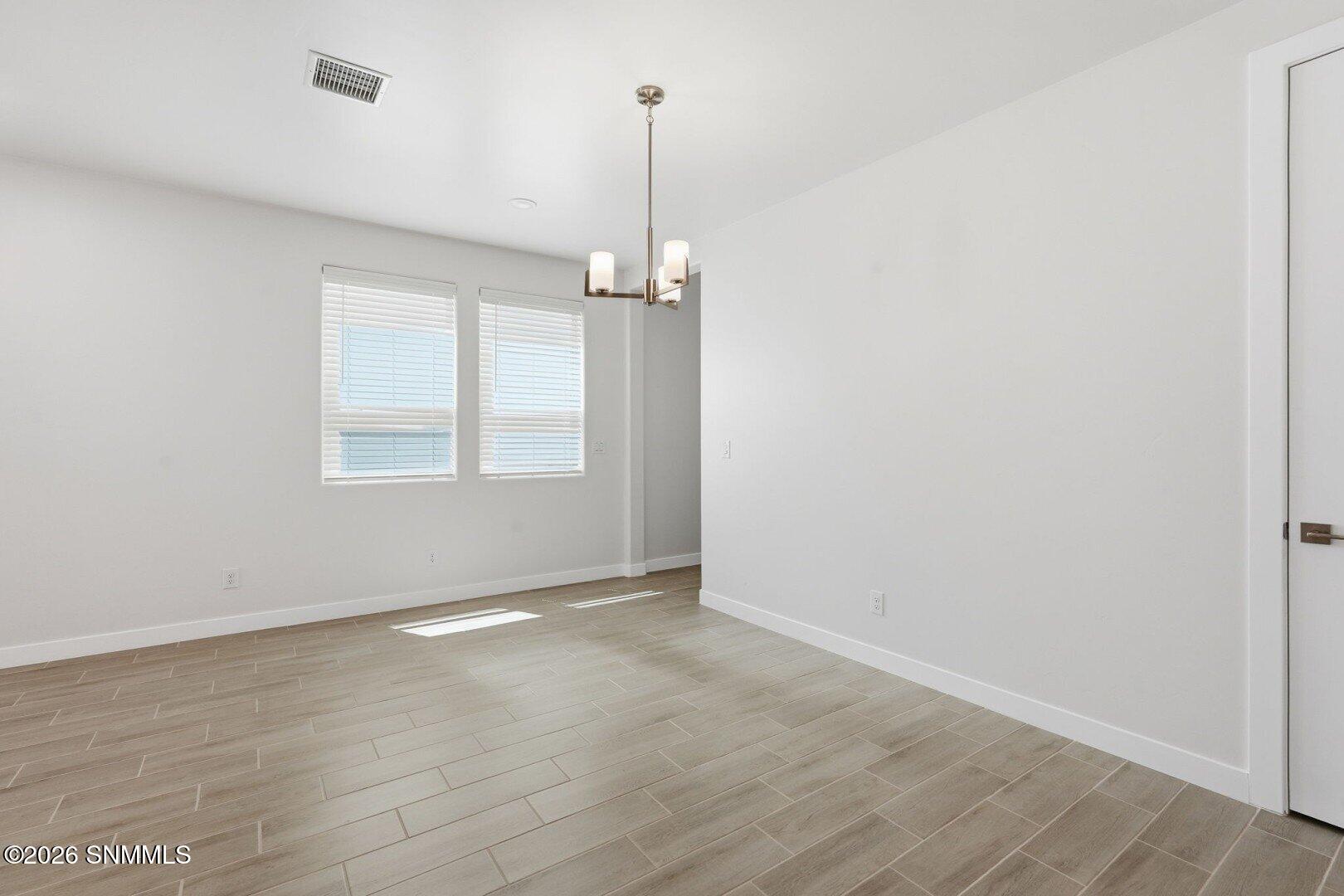 6565 Newcastle Avenue Property Photo 9
