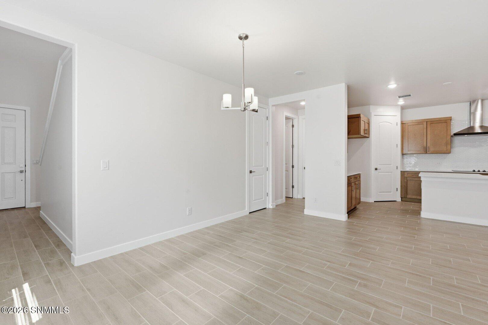 6565 Newcastle Avenue Property Photo 10