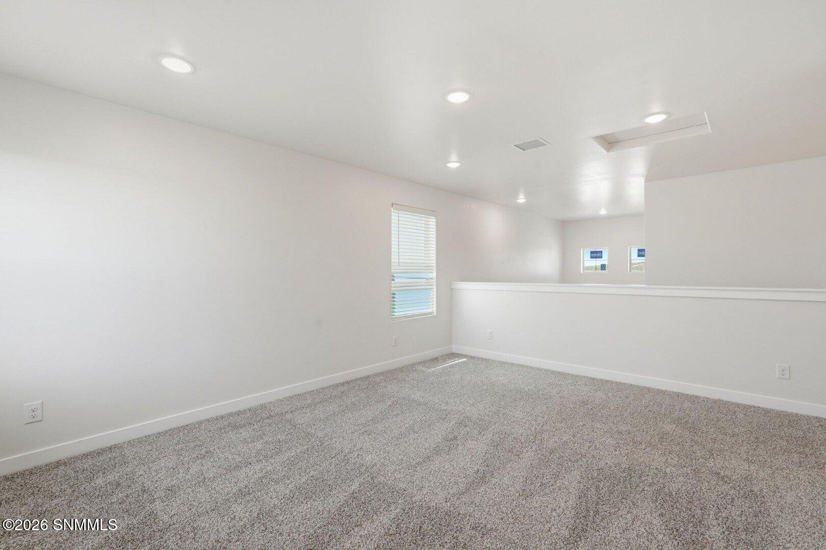 6565 Newcastle Avenue Property Photo 19