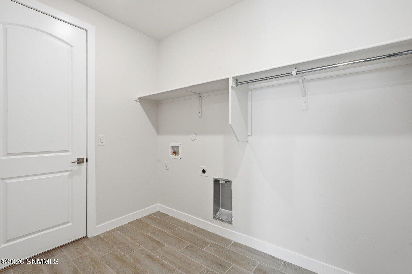 6565 Newcastle Avenue Property Photo 29