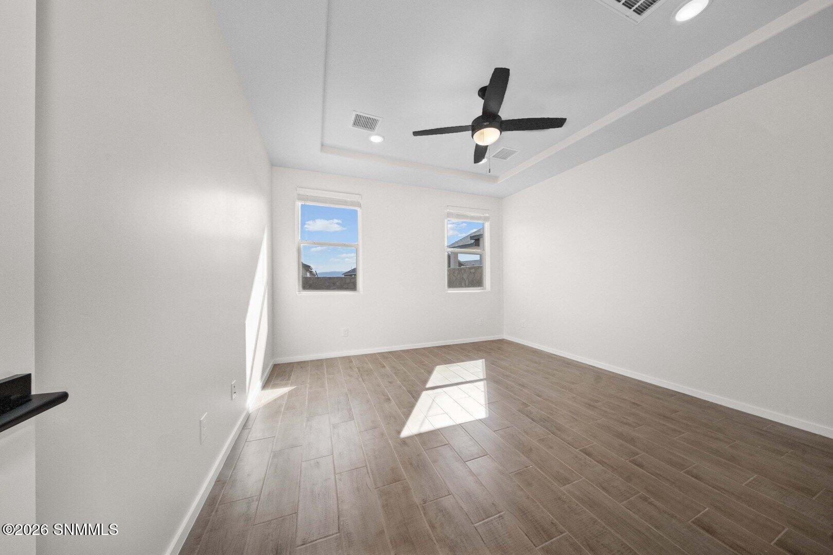 6054 Fall Ridge Avenue Property Photo 12