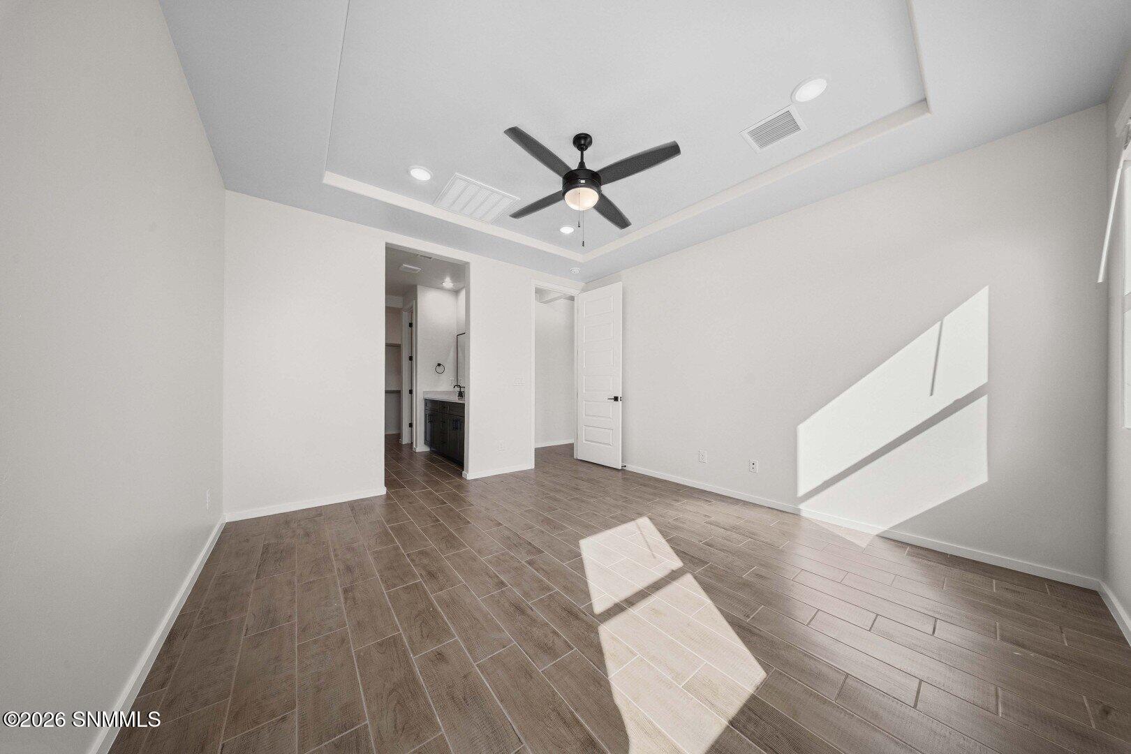 6054 Fall Ridge Avenue Property Photo 13
