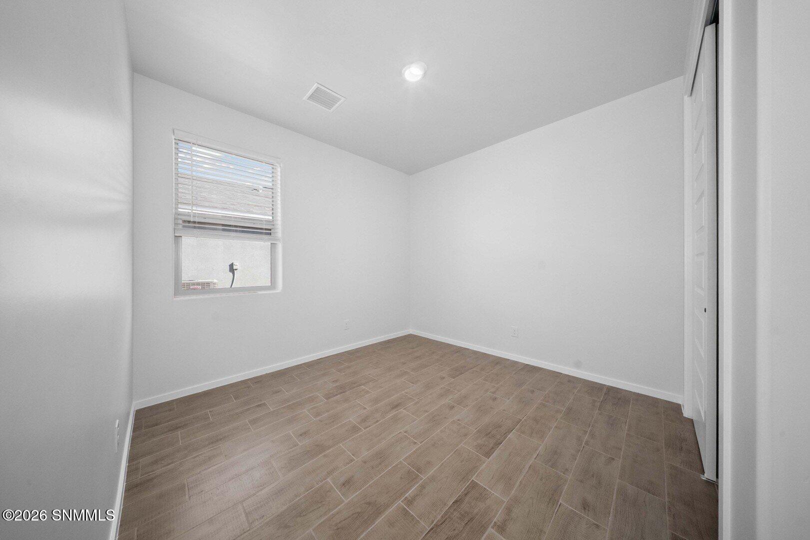 6054 Fall Ridge Avenue Property Photo 14