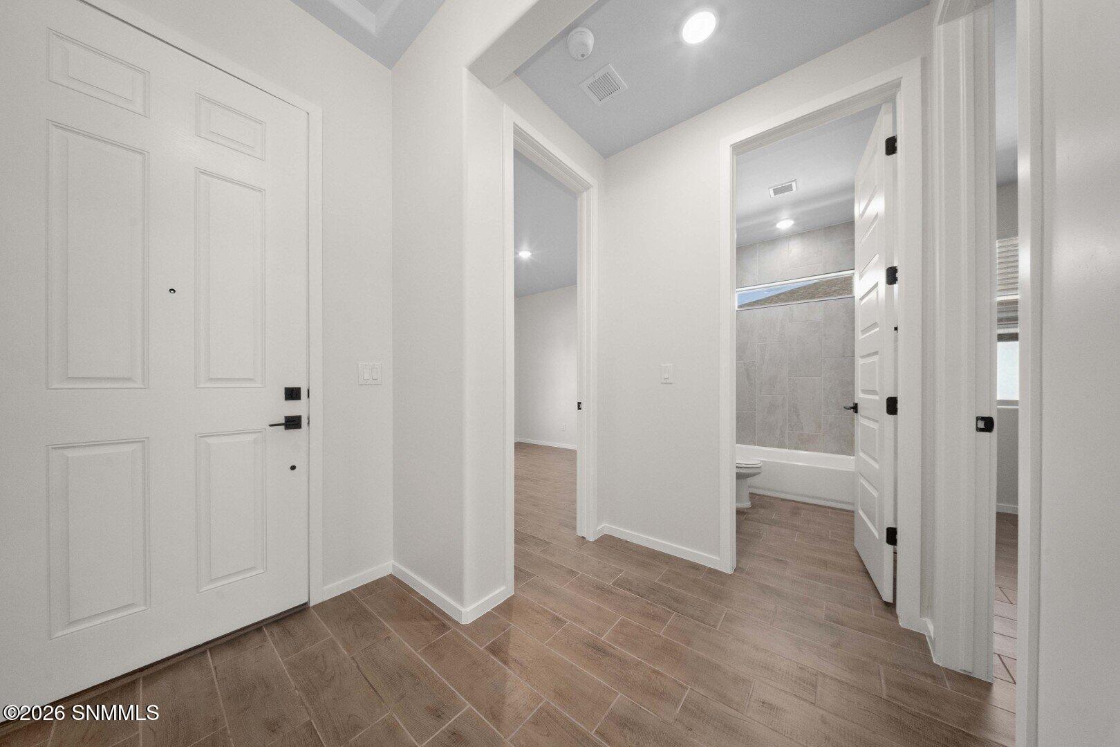 6054 Fall Ridge Avenue Property Photo 16