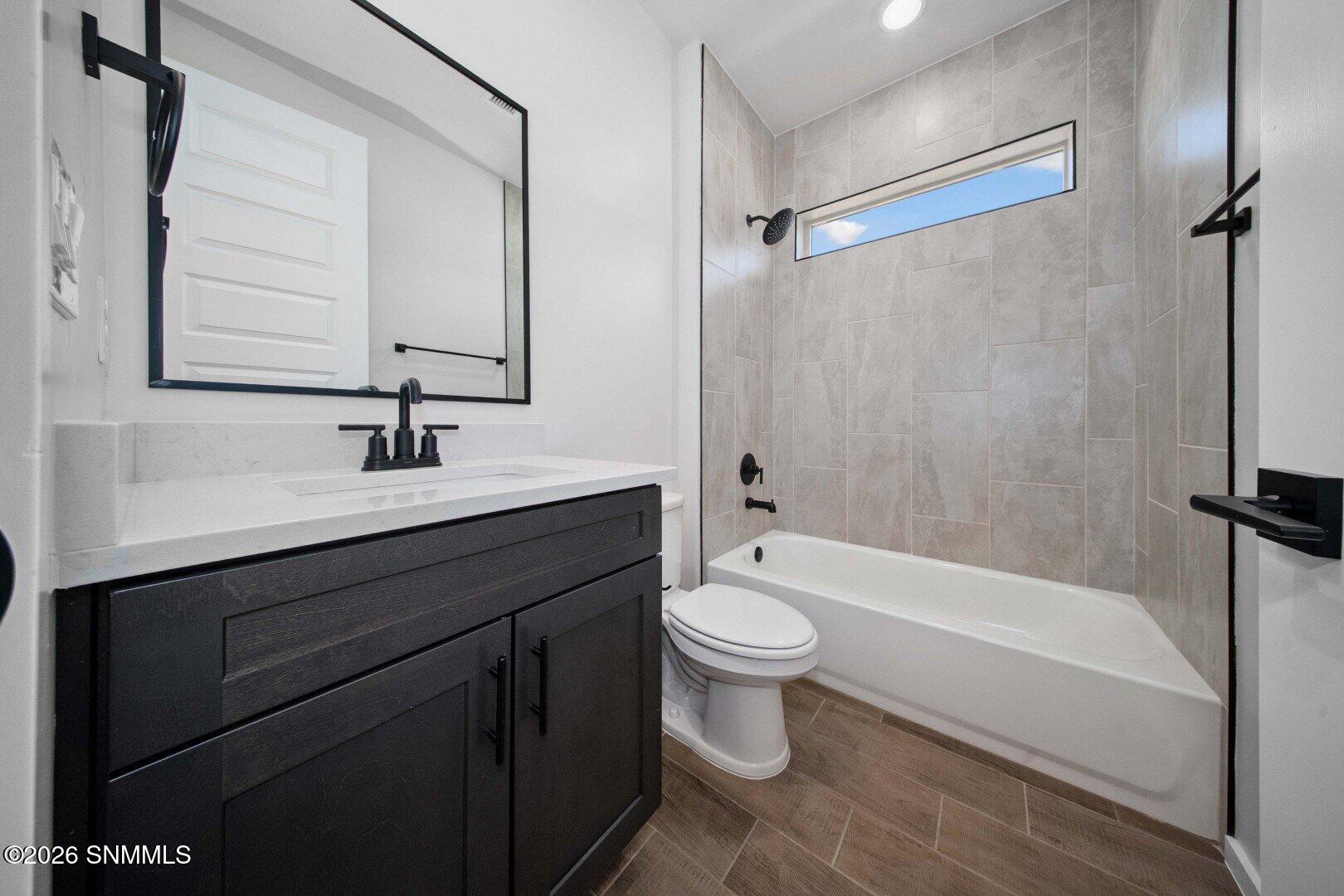 6054 Fall Ridge Avenue Property Photo 18