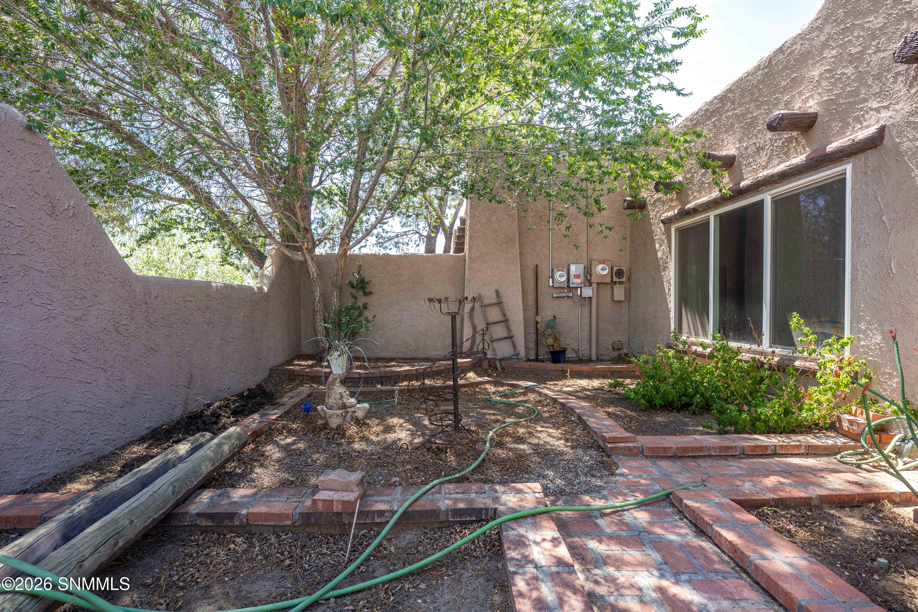 1910 Lillian Court Property Photo 8