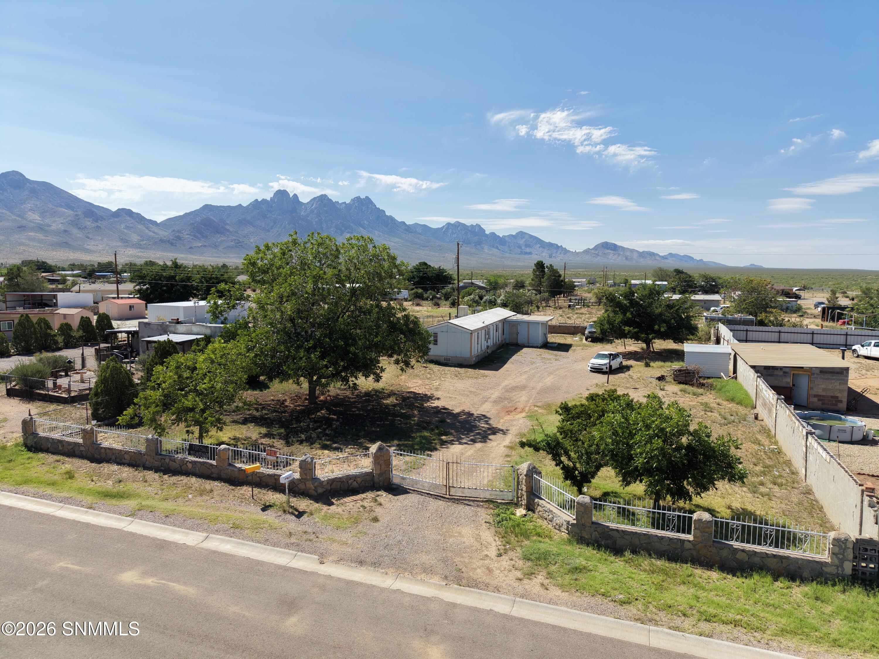 9518 Higgins Lane Property Photo 2