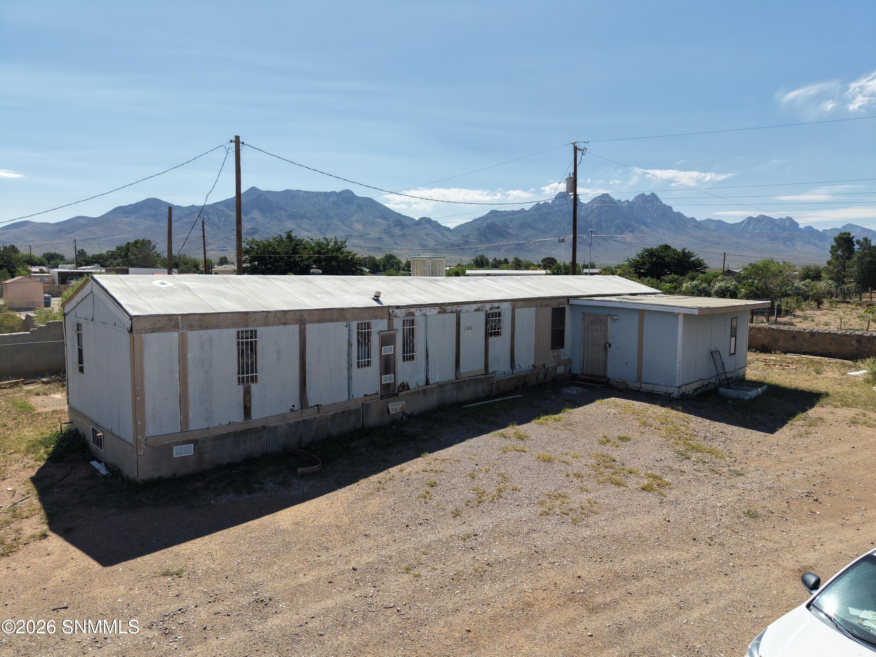 9518 Higgins Lane Property Photo 4