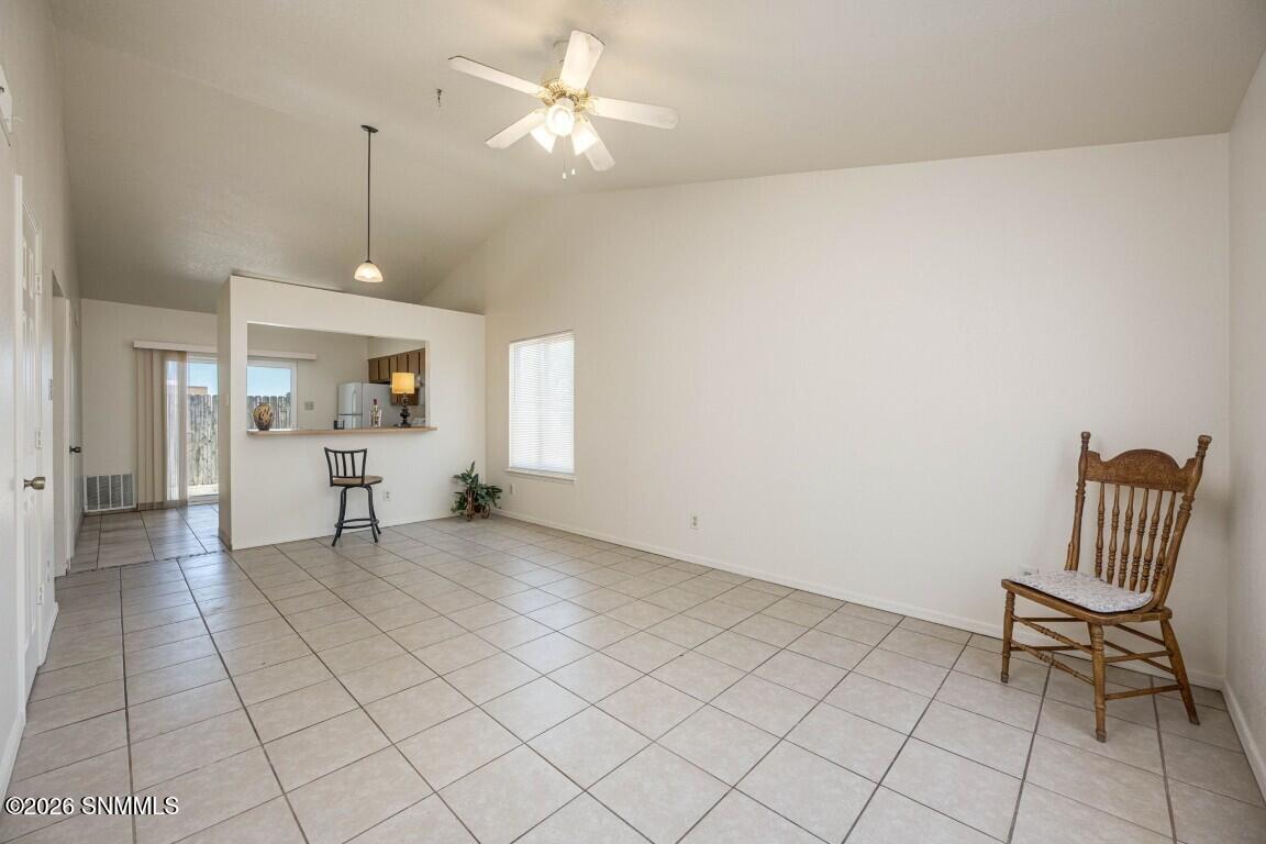 2000 Stanford Street Property Photo 4