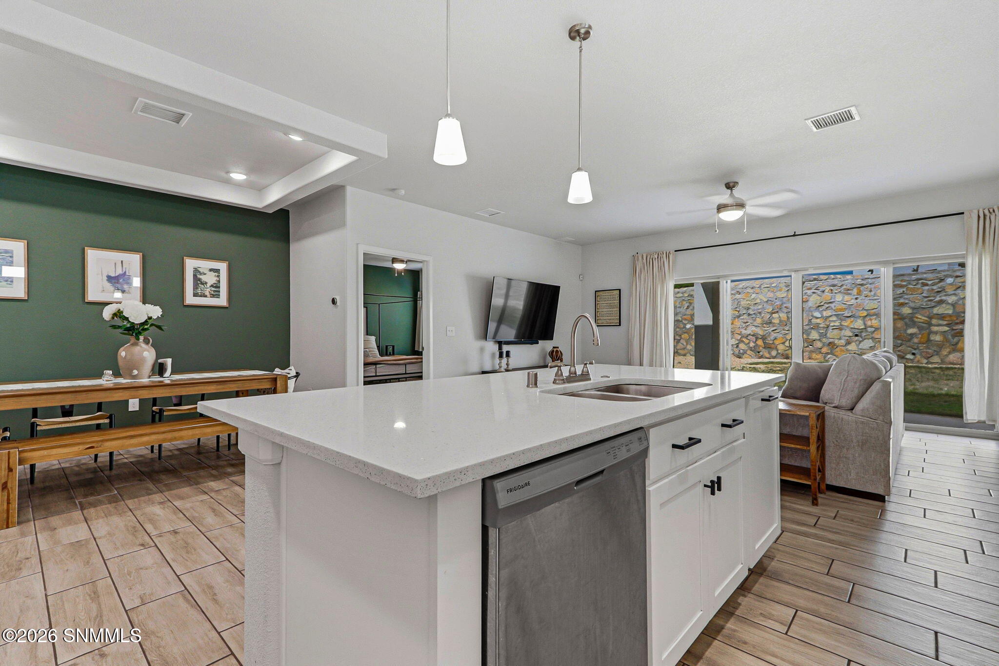 6054 Silver Park Avenue Property Photo 15
