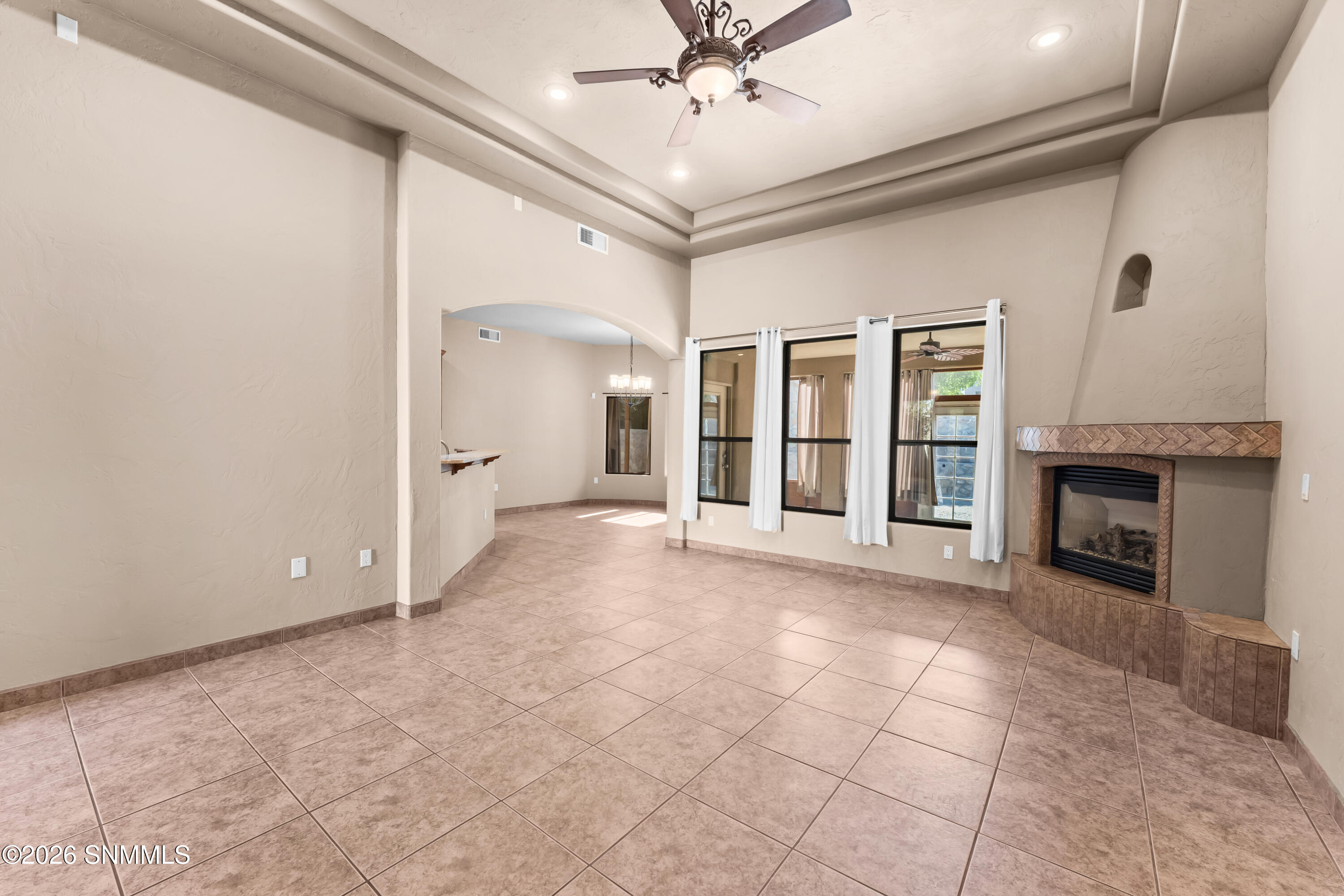 2026 El Presidio Drive Property Photo 7