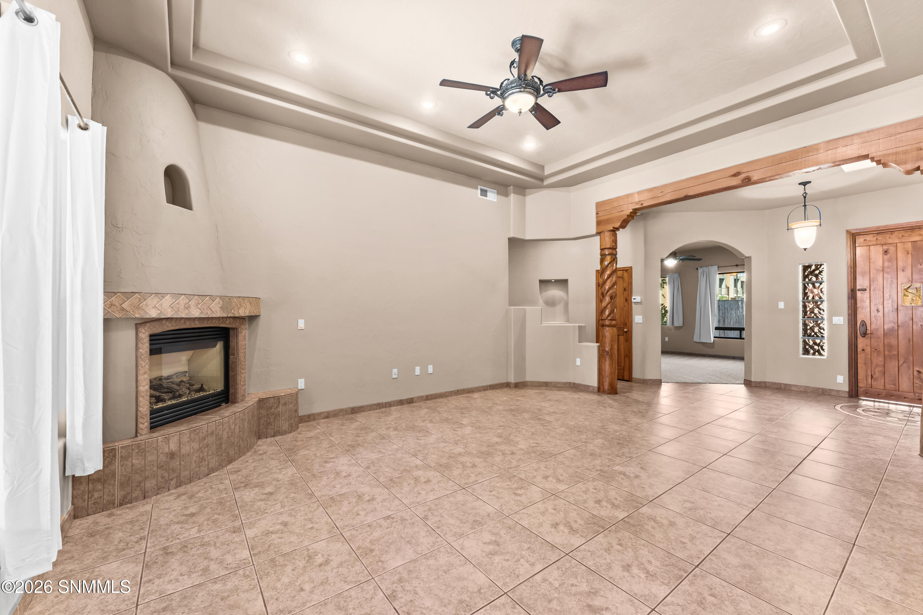 2026 El Presidio Drive Property Photo 8