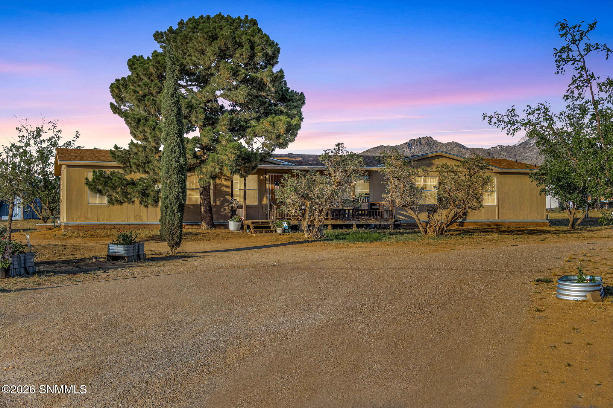 9825 Spur Lane Property Photo 1