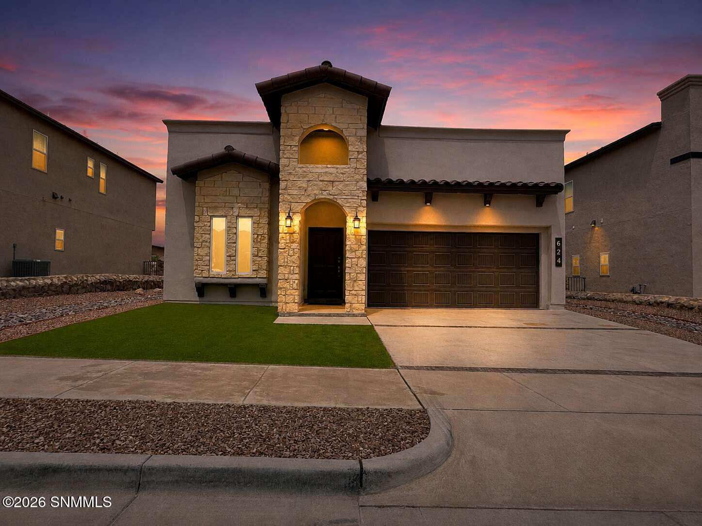 624 La Entrada Circle Property Photo 1
